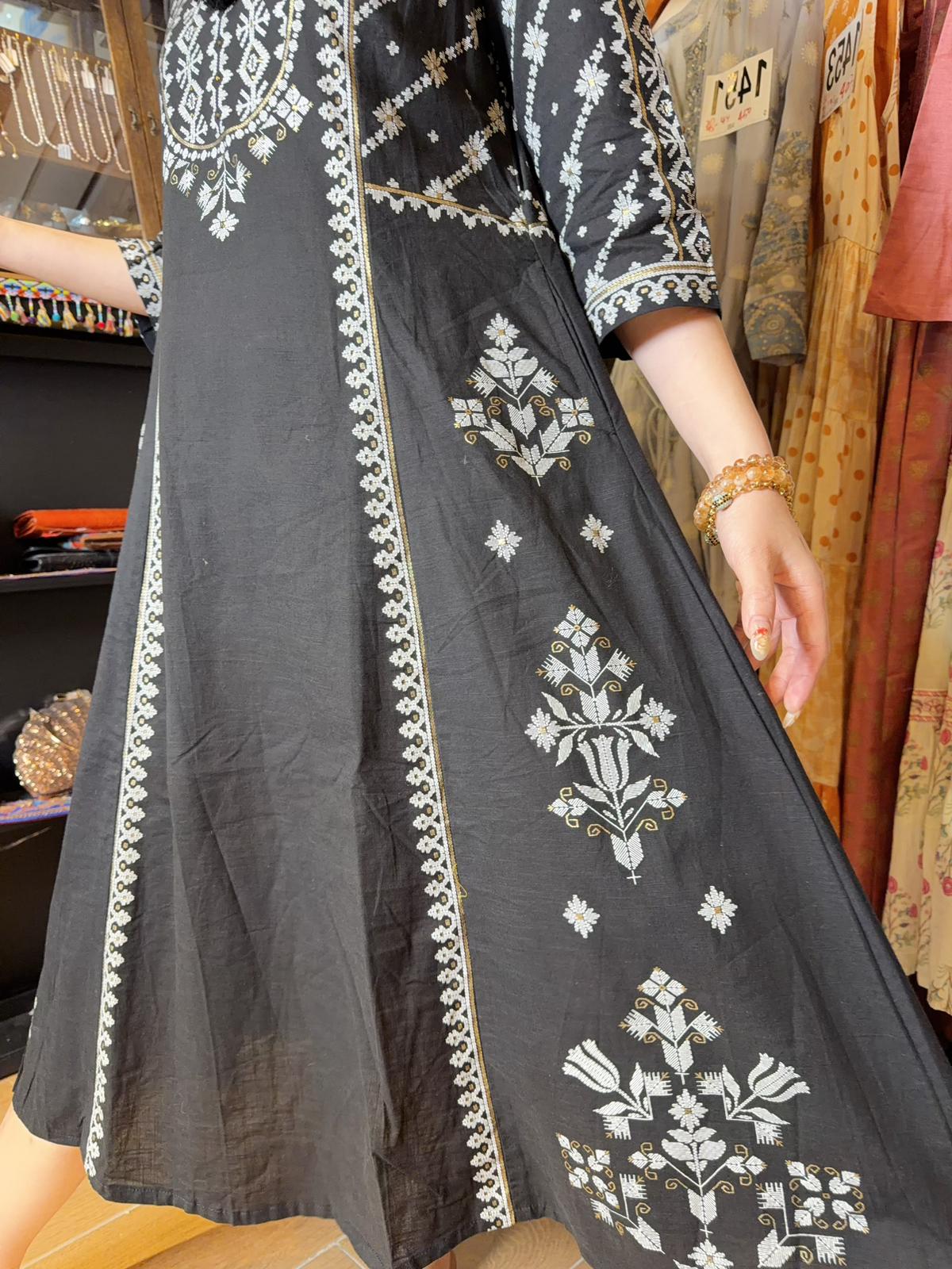 Black with White Totem Print OP 44" #1466