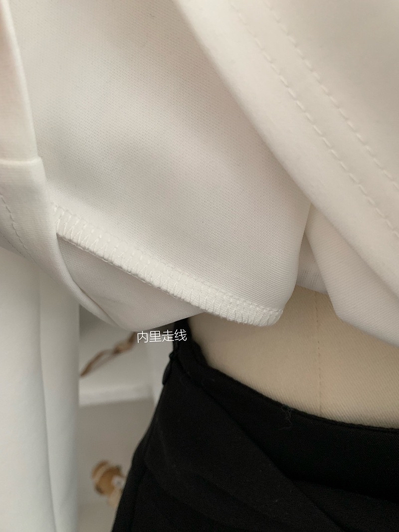 字母印花圆领卫衣搭条纹针织披肩两件套