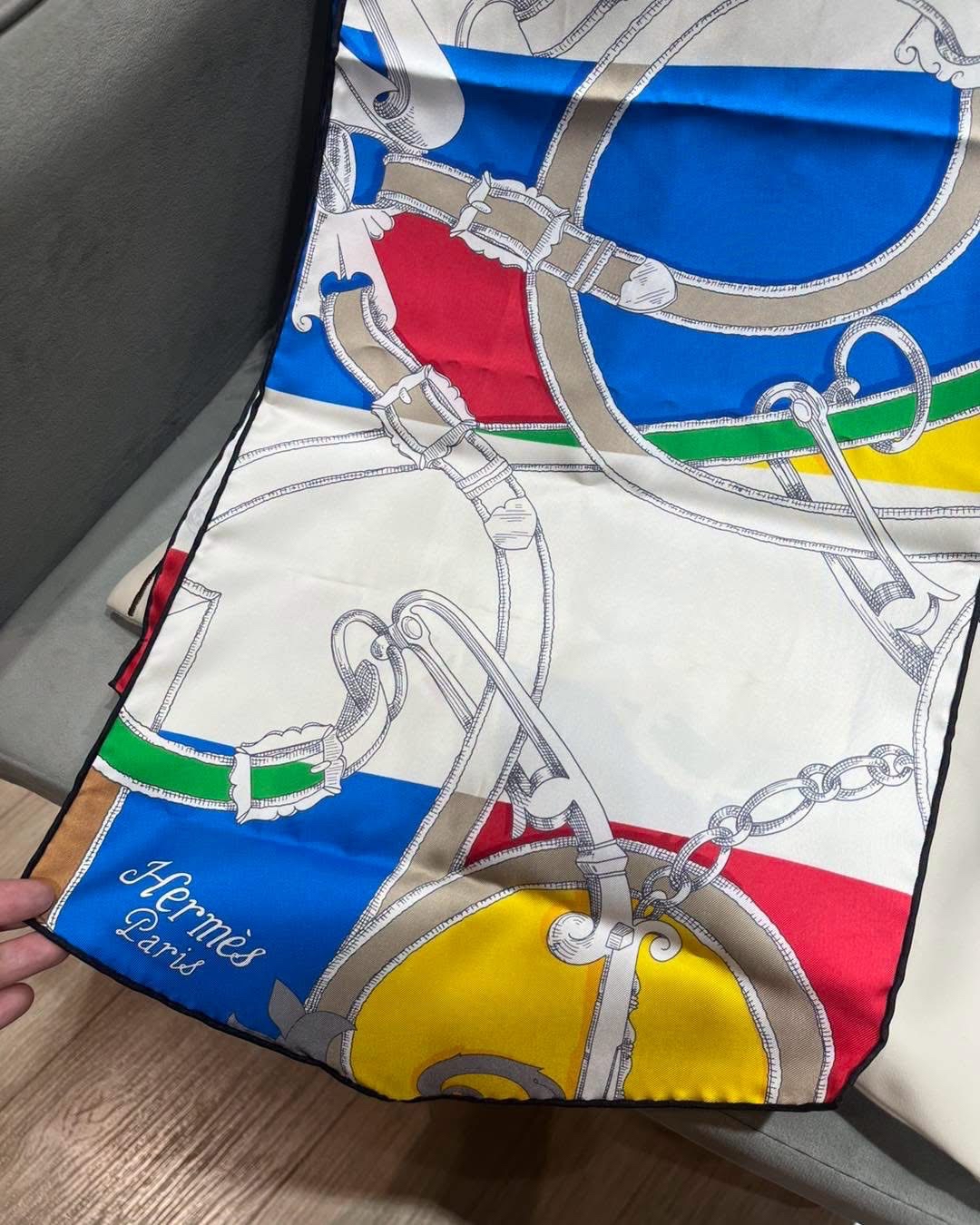 未使用品 Hermes scarf /  maxi twilly silk 100%Authentic, unused 未使用品