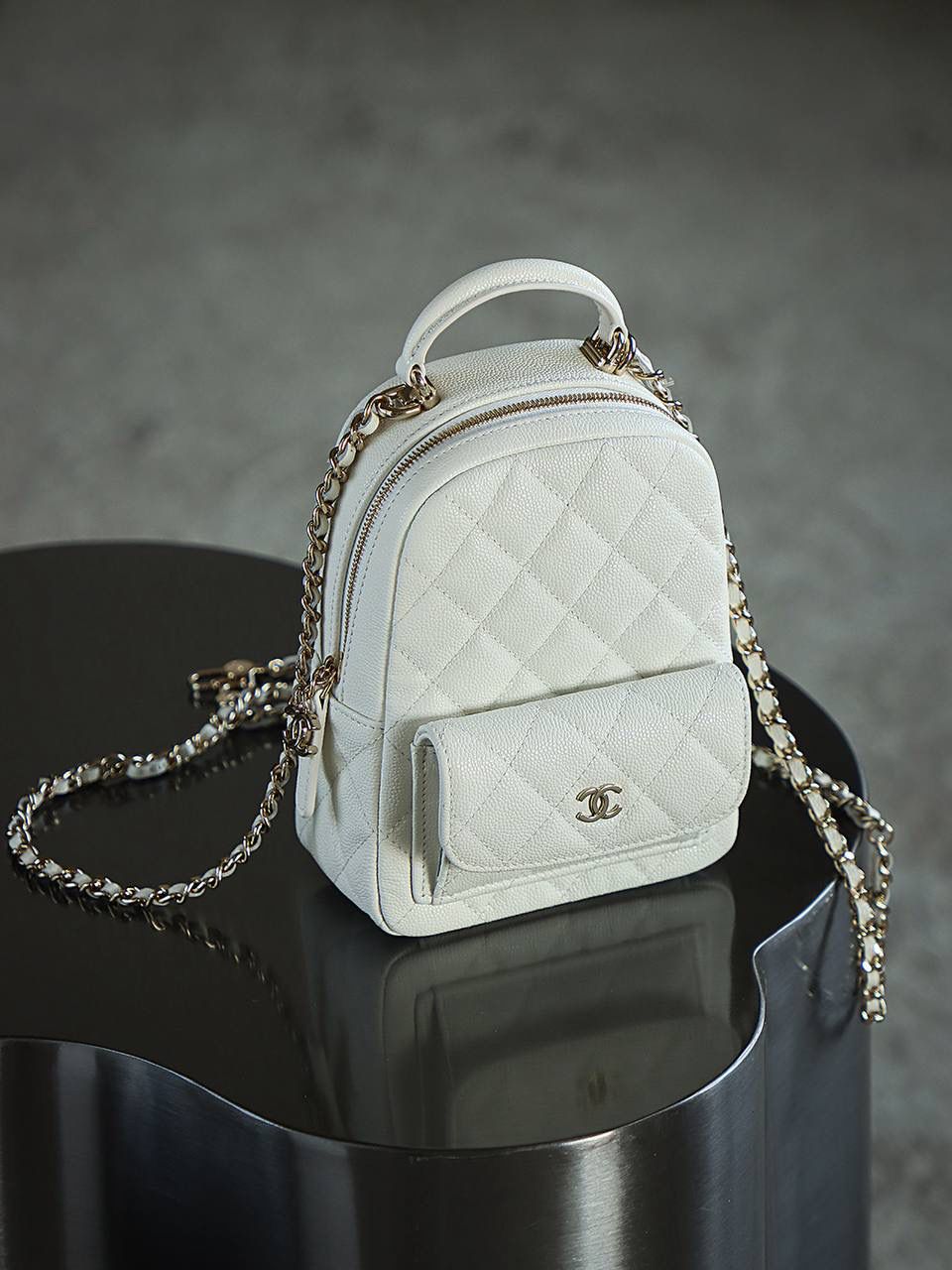 24C迷你書包鑒定版 👜 一包一碼 支持全球鑒定查驗身份證原廠專G Haas皮料過關清單資料可査詢 Chane*25C迷你雙肩背包 雖然小 但非常實用能雙肩能單肩小書包 五金：全鋼金扣 皮料：Haas中球牛皮 尺寸：18*13*9cm