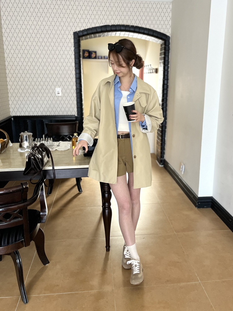 Classic Belt-Loop Shorts (Khaki)