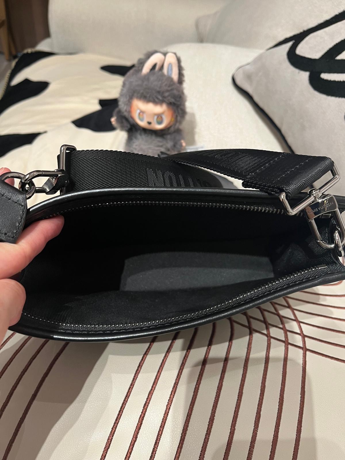 Lv Gaston Wearable Wallet Eclipse Shoulder Bag 100%Authentic,98%new  ✅收據✅dust bag 