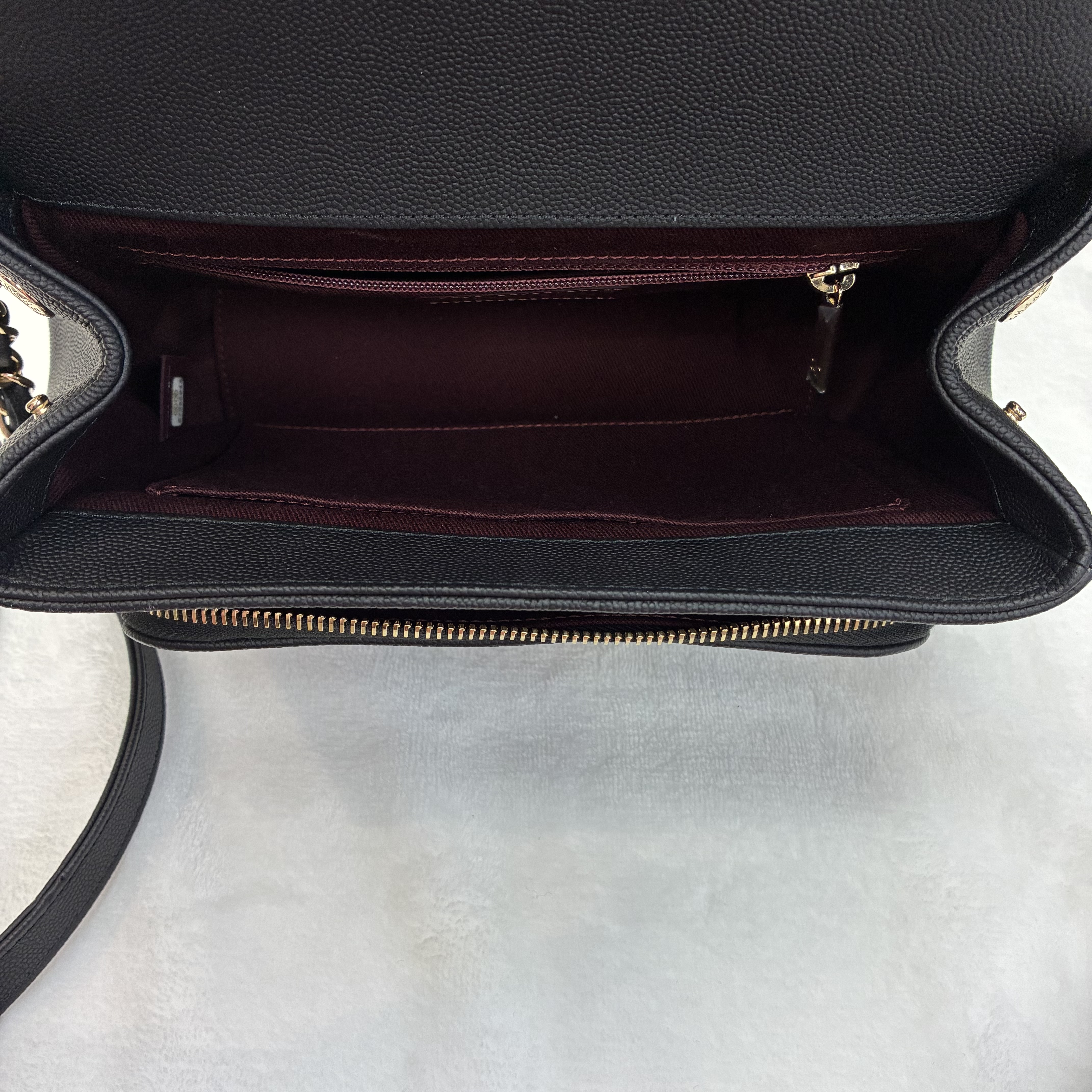 Chanel 郵差包Business Affinity魚子醬荔枝紋牛皮