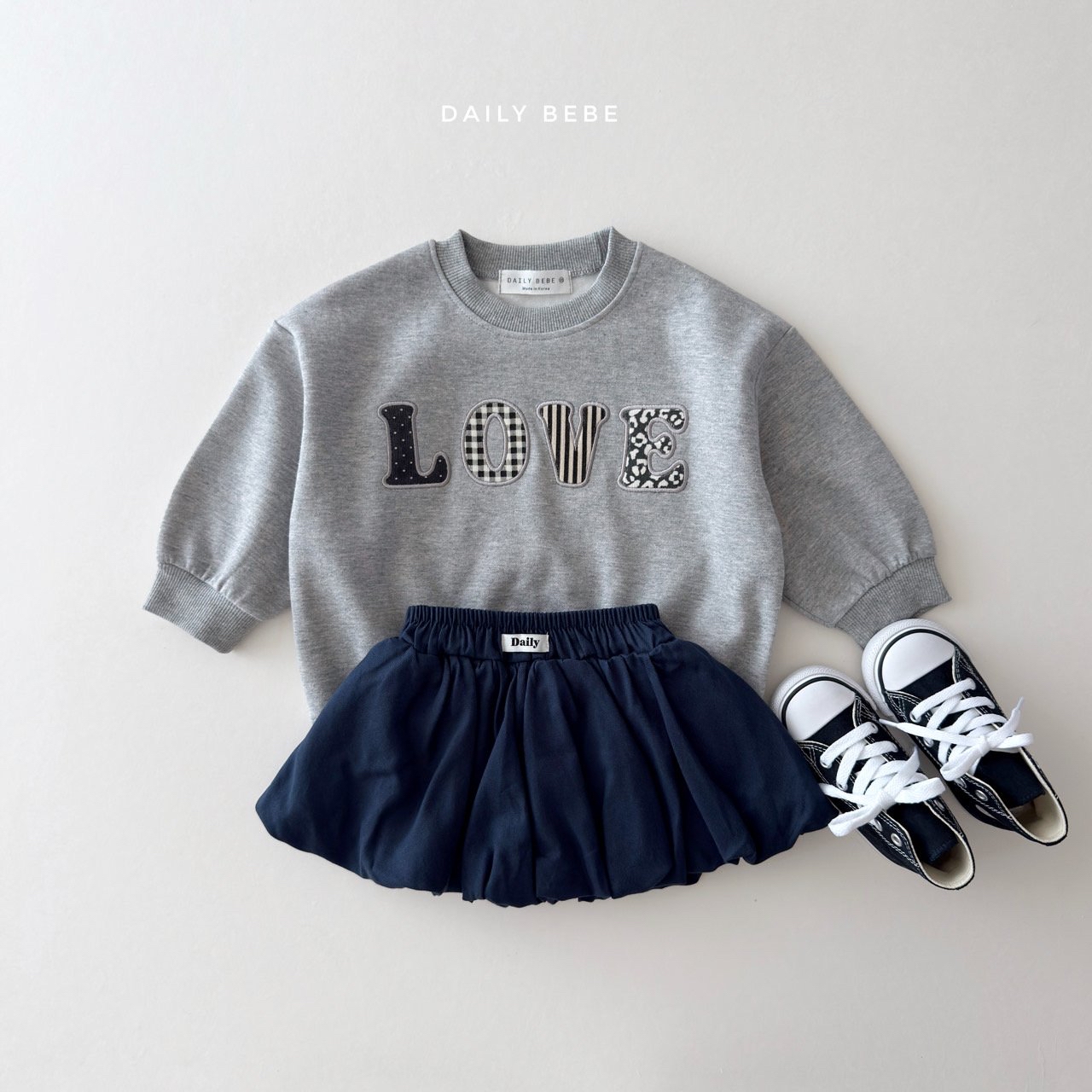 Dailybebe | Love Patch Sweatshirt