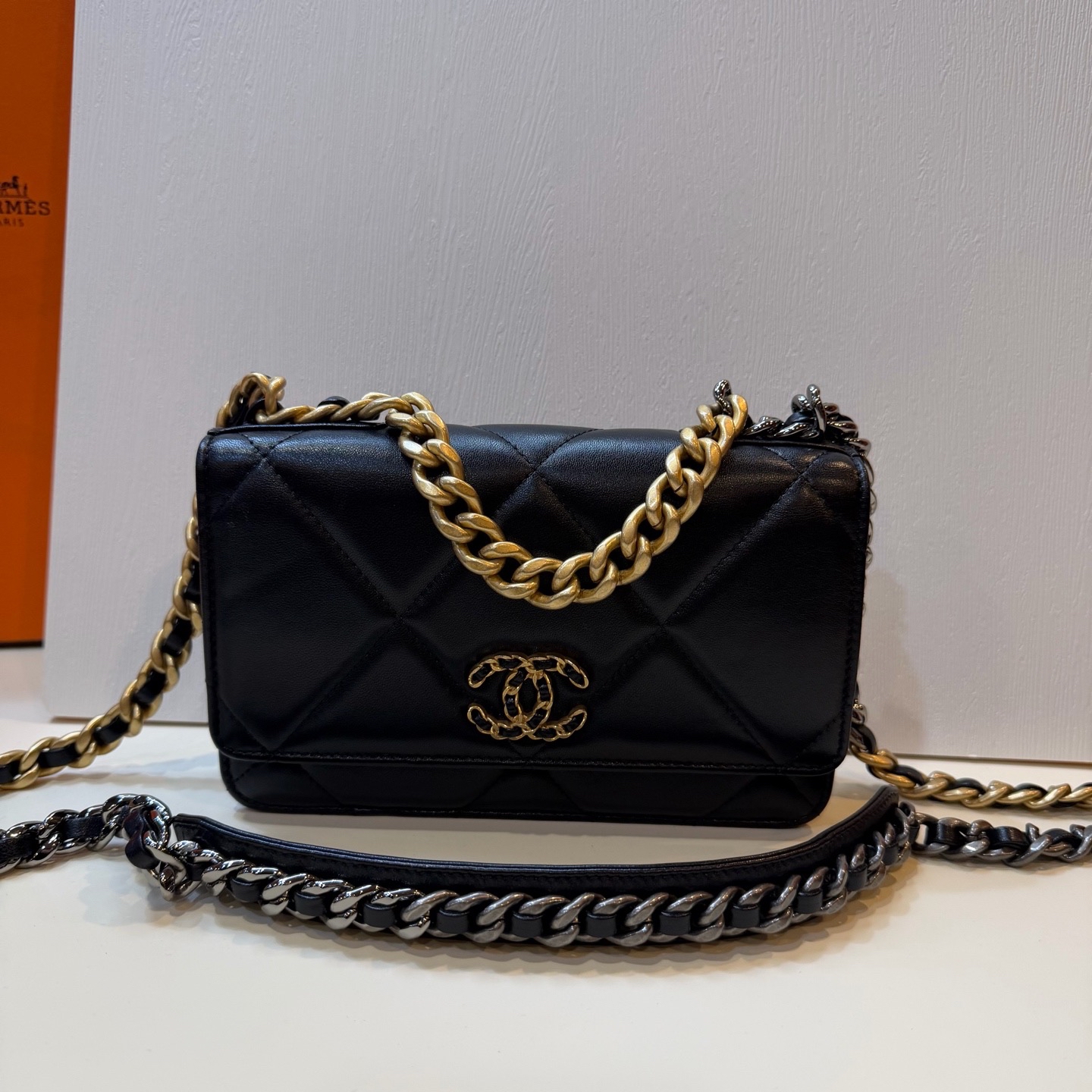 Pre owned chanel woc c19