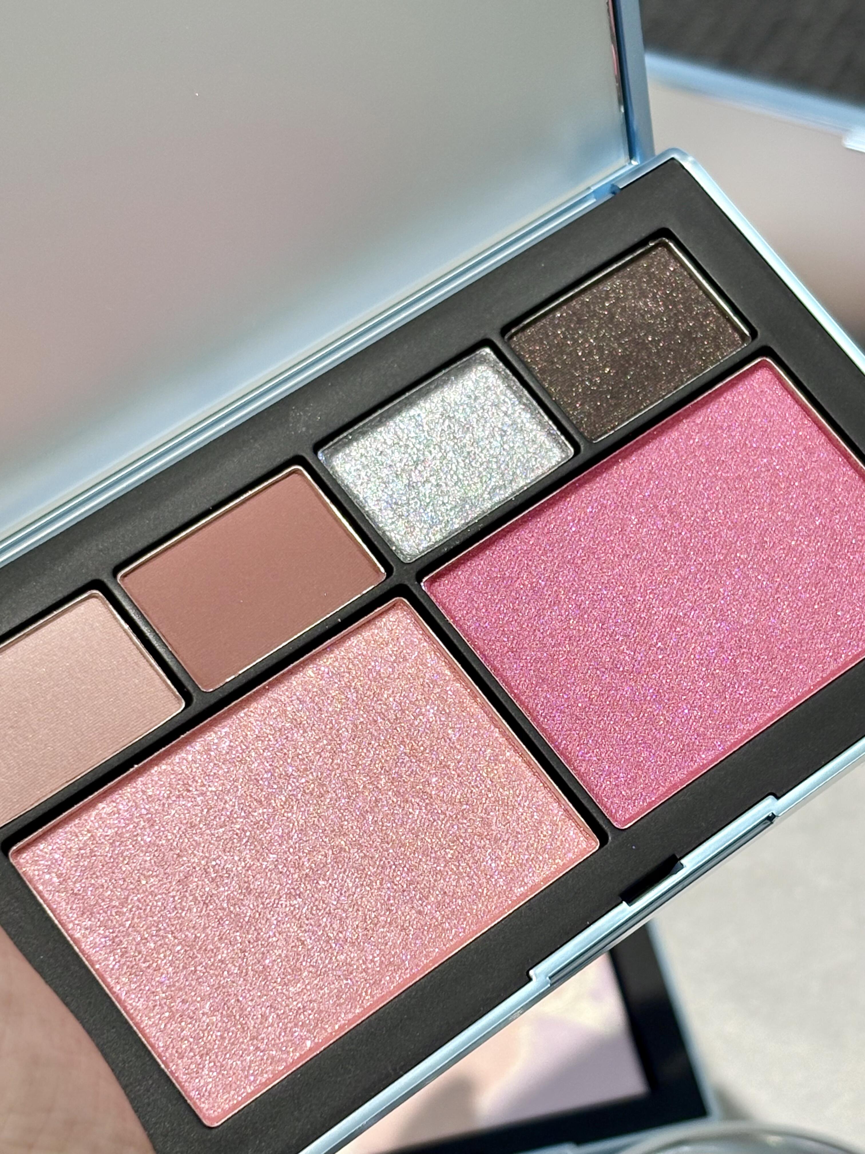 2026 聖誕限定！ Nars 六色面部眼頰腮紅 胭脂盤 光透晶彩蜜粉餅