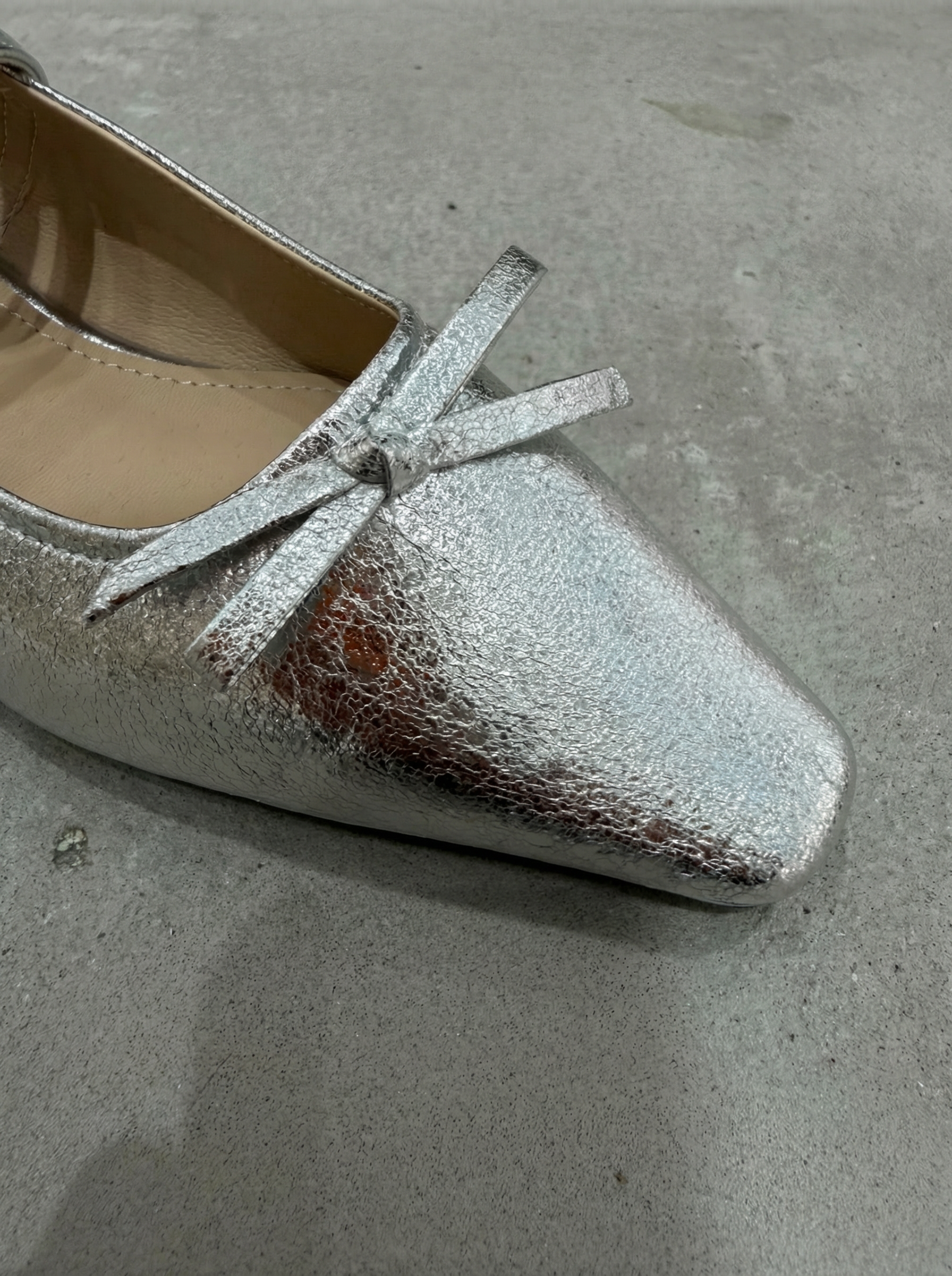 閃耀銀色瑪麗珍鞋