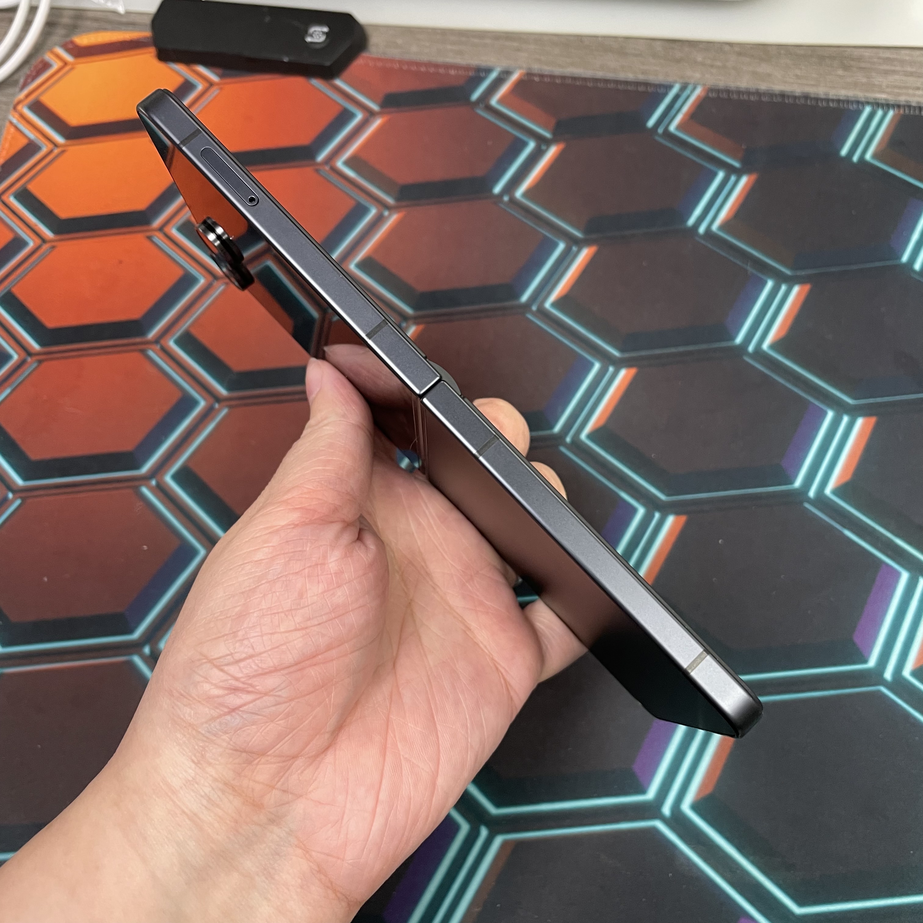 *7949B Galaxy Z Flip 7 完美機 12+512GB 黑色 black