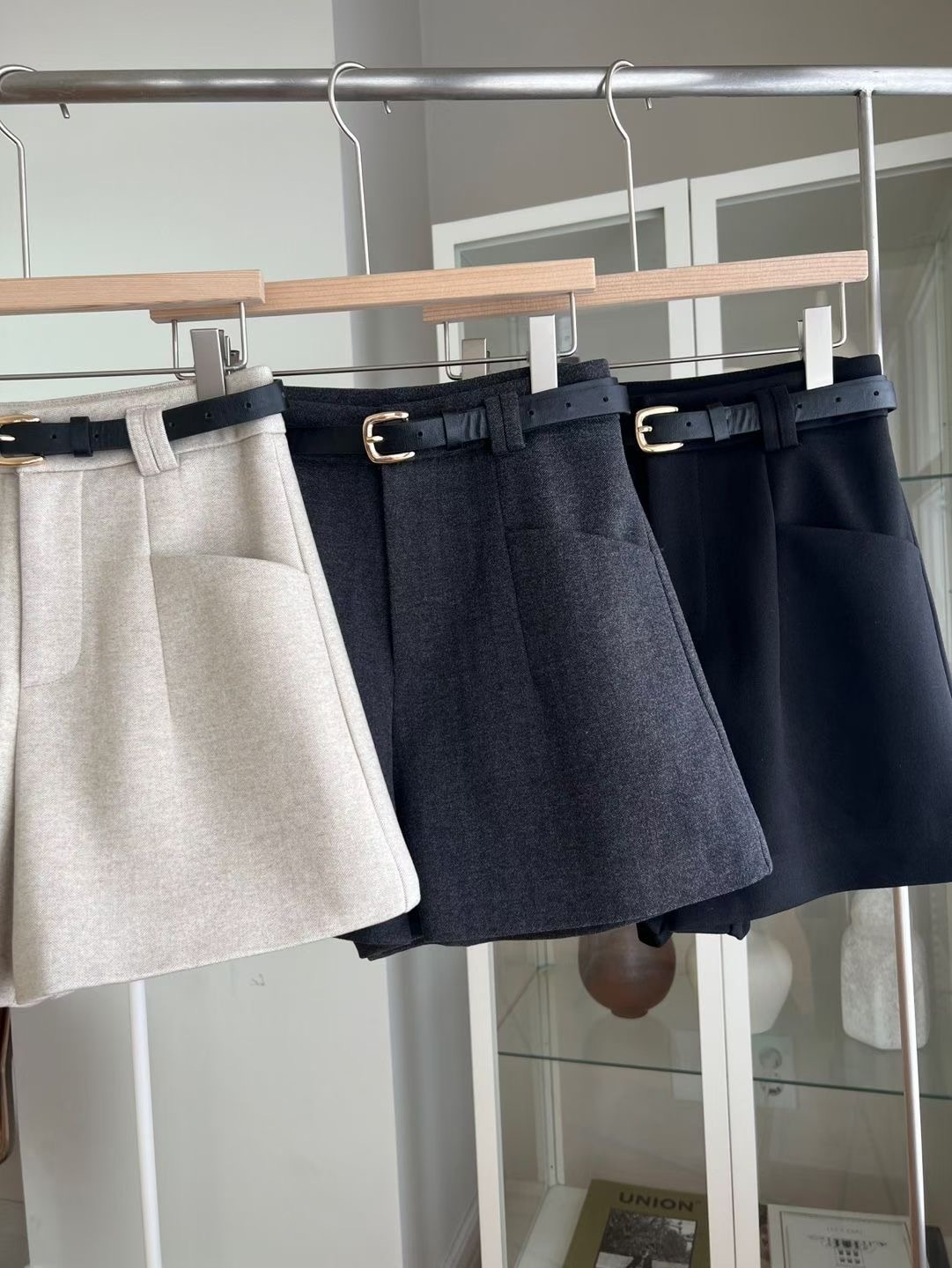 初春百搭- 人字紋顯瘦短褲💞