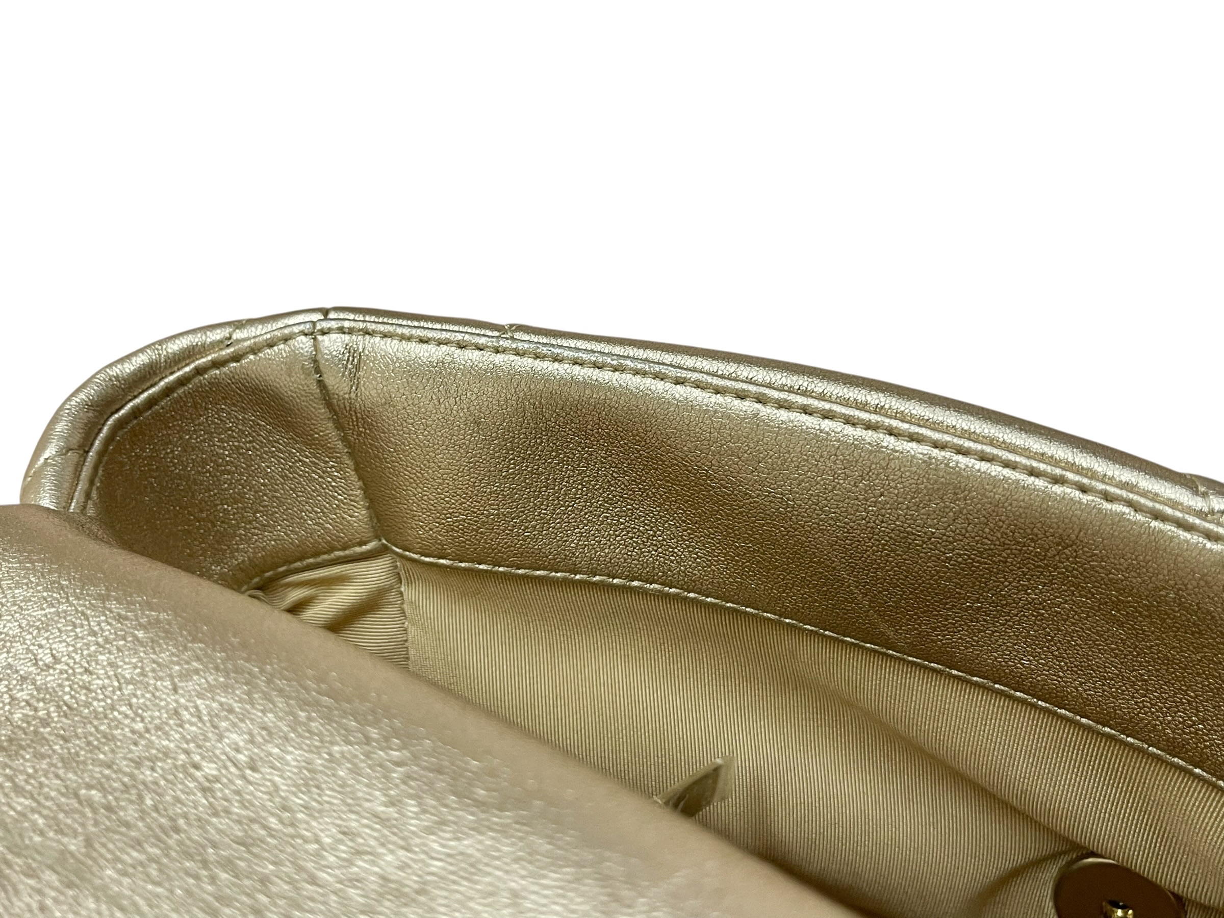 Pre-owned Chanel 19 Flap Bag / Product Code: 062203