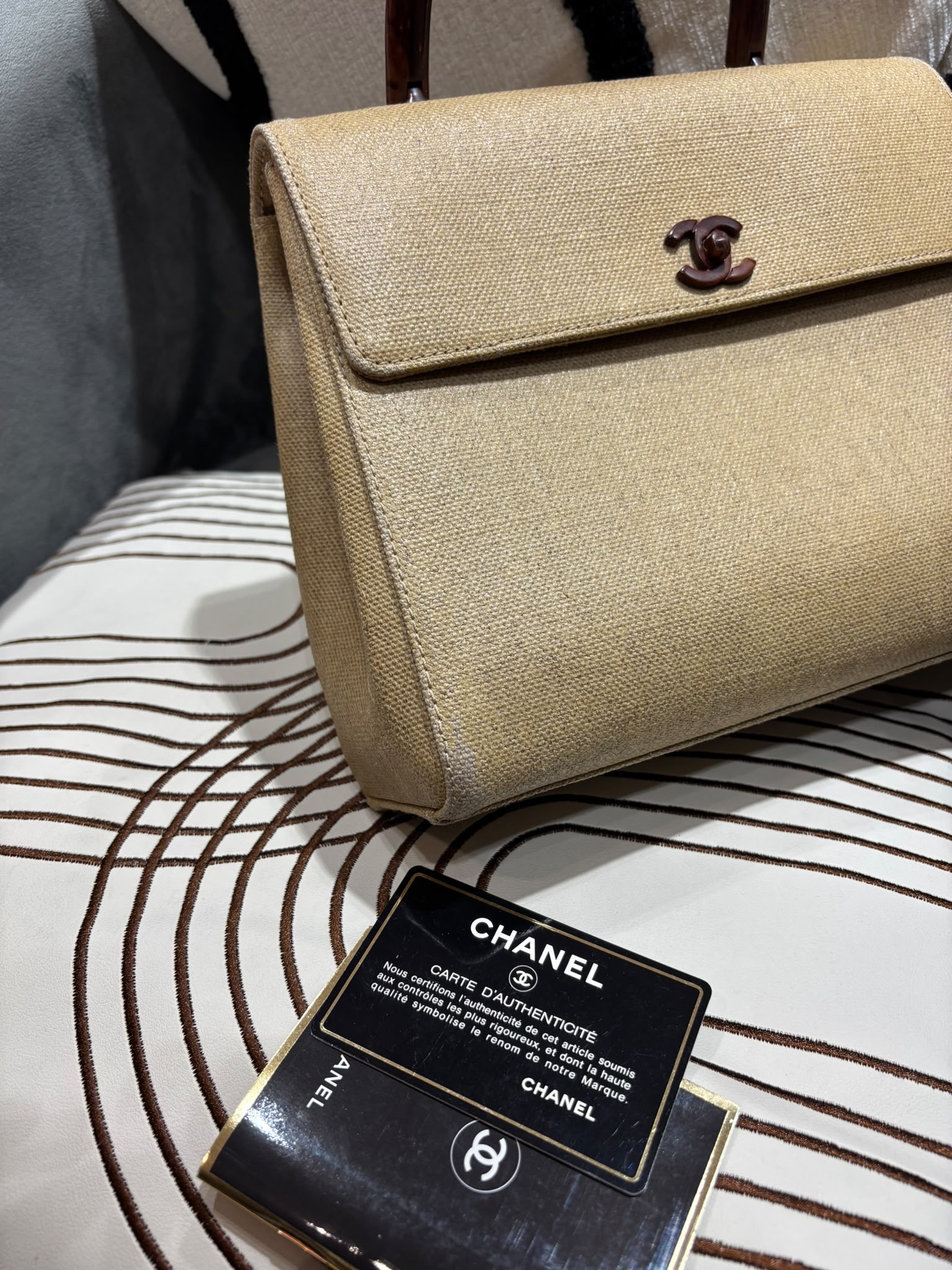Chanel vintage Kelly bag  100%Authentic, 95%new  ✅card