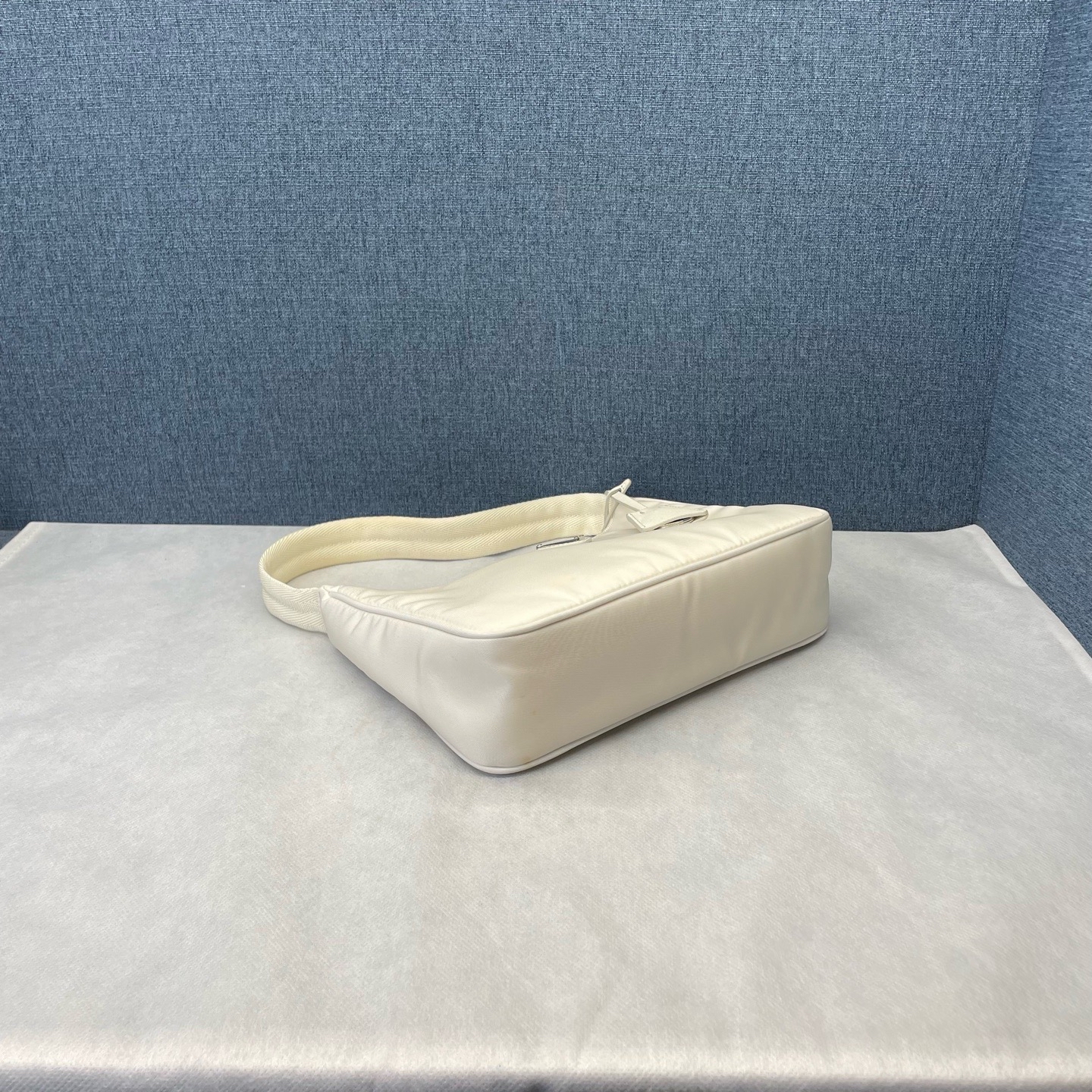 【預訂貨品】Prada 米白色 Hobo