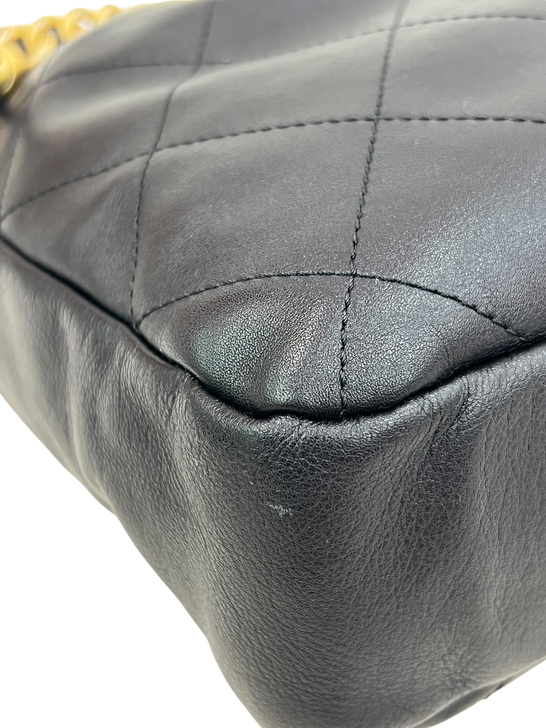 Pre-Owned CHANEL Drawstring Bag / Product Code: 063031