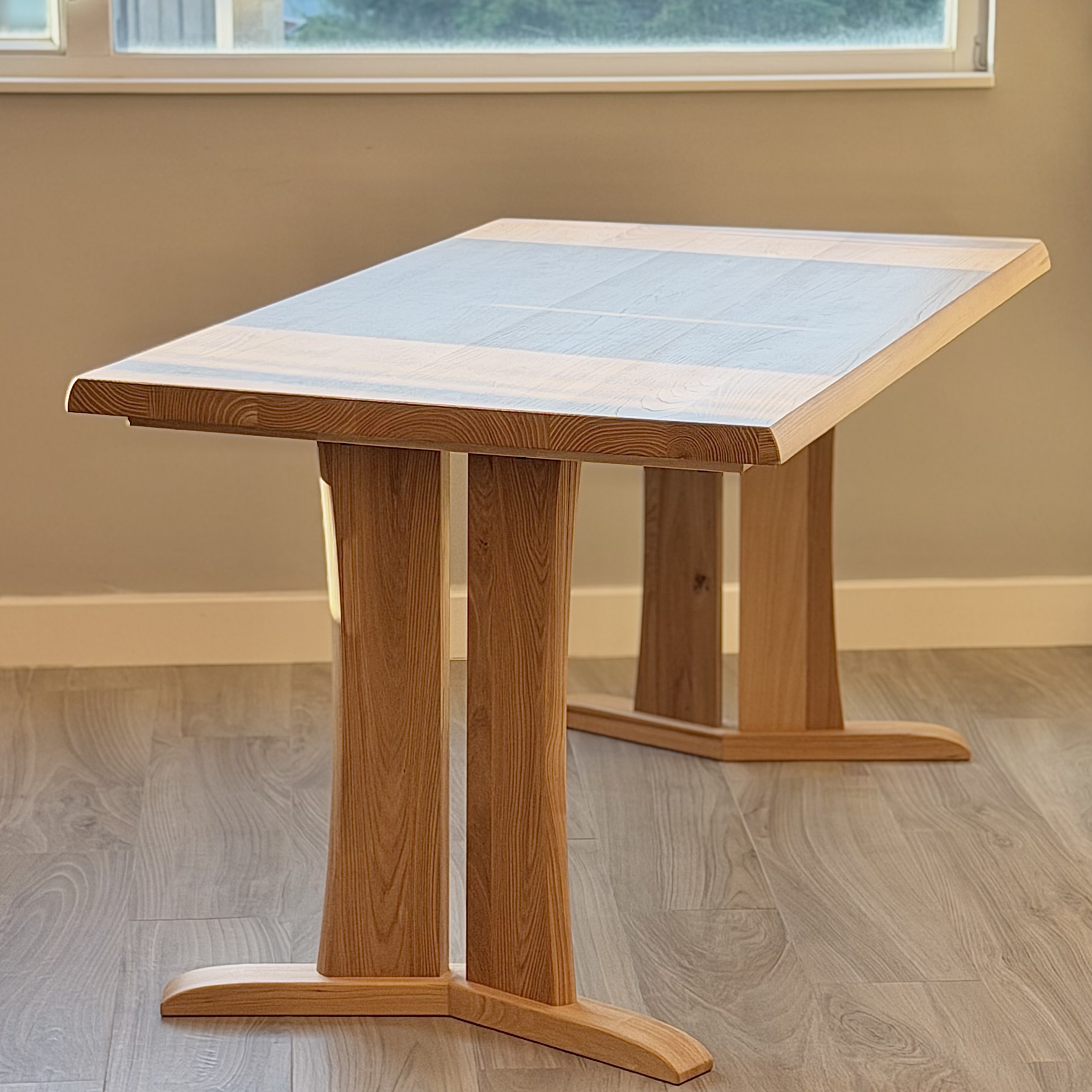 新品推介KOBE Dining Table