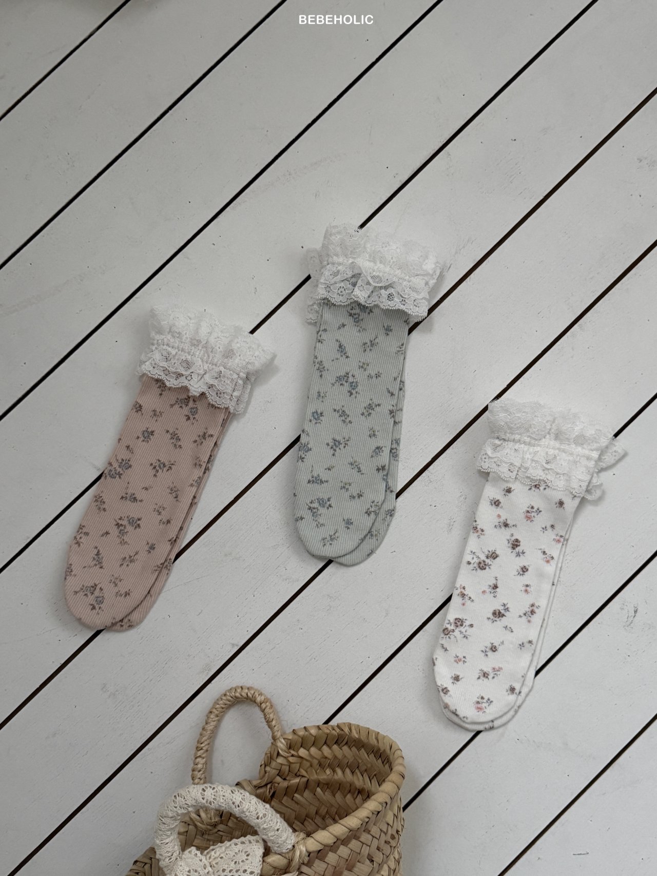 🌸預訂 韓國直送🌸🇰🇷BEBEHOLIC三色蕾絲碎花膝襪