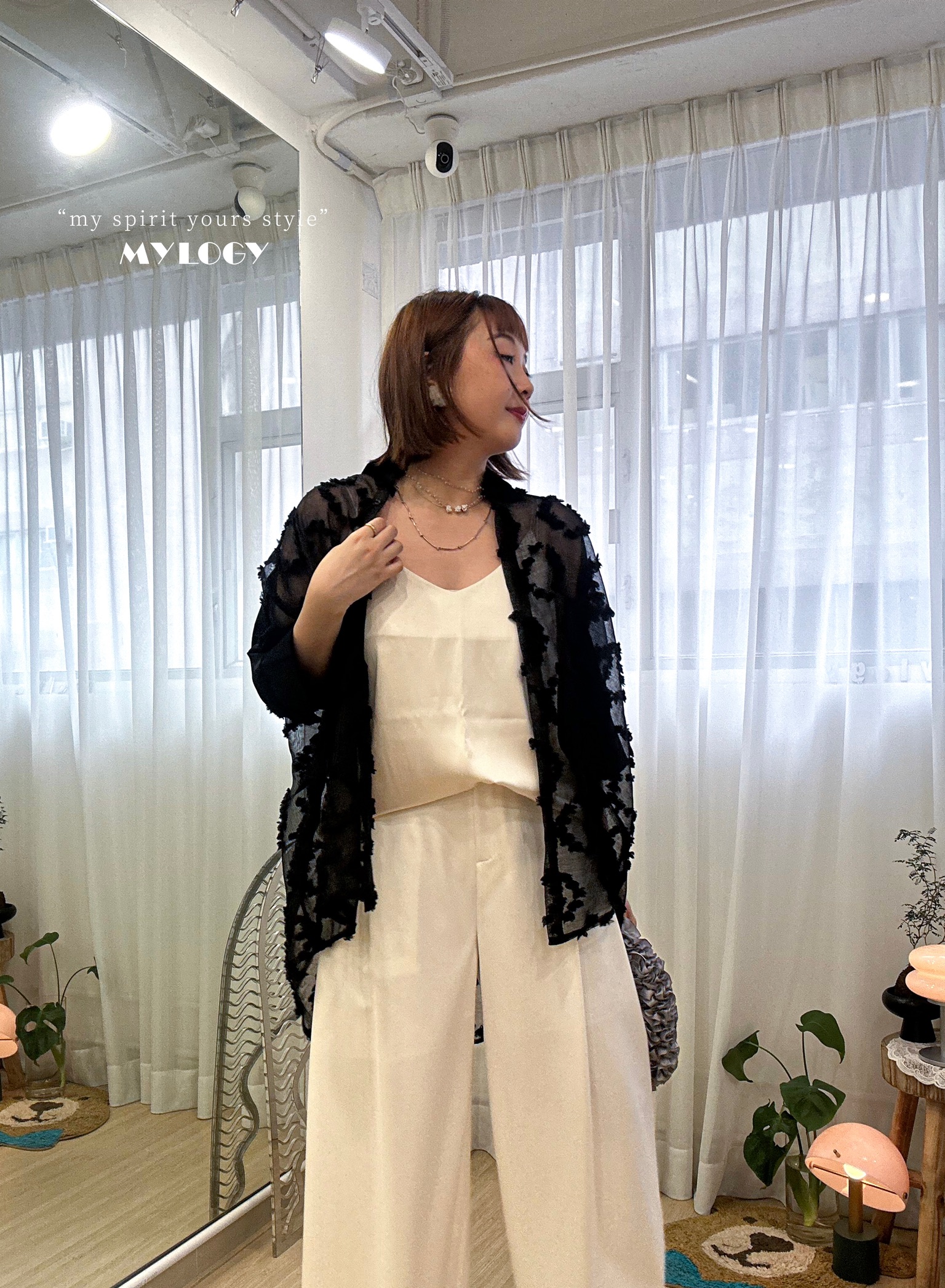 浪漫式優雅～雲朵菱格透膚襯衫 (連吊帶背心) IL0006 - 黑色 Black