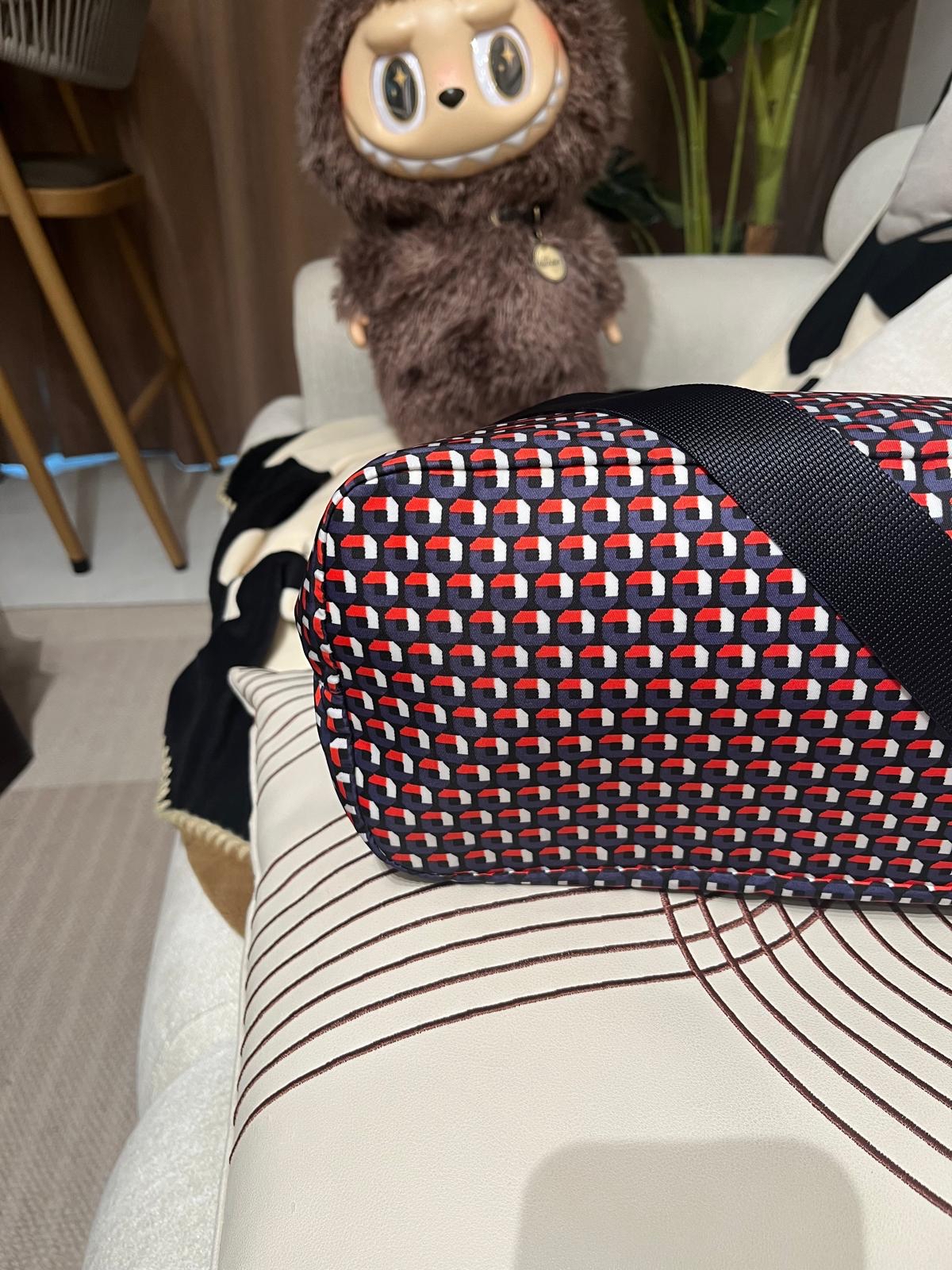 Prada 2way Bag nylon 100%Authentic, 98%new ✅ certificate card