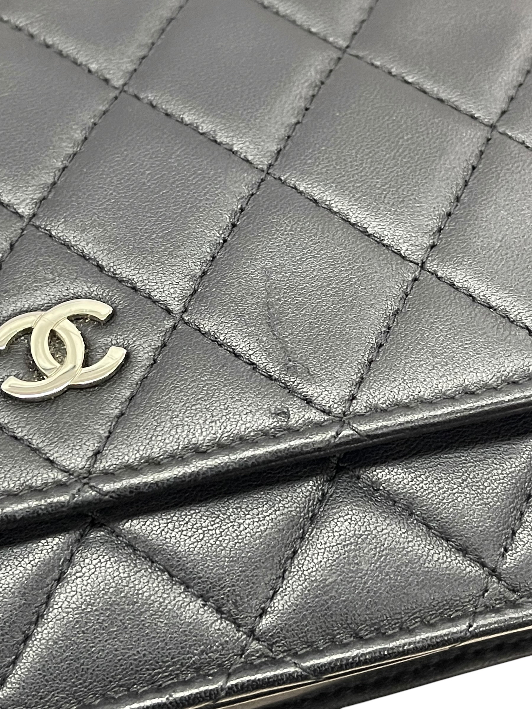 Pre-owned Chanel Classic Wallet on Chain / Product Code: 081701