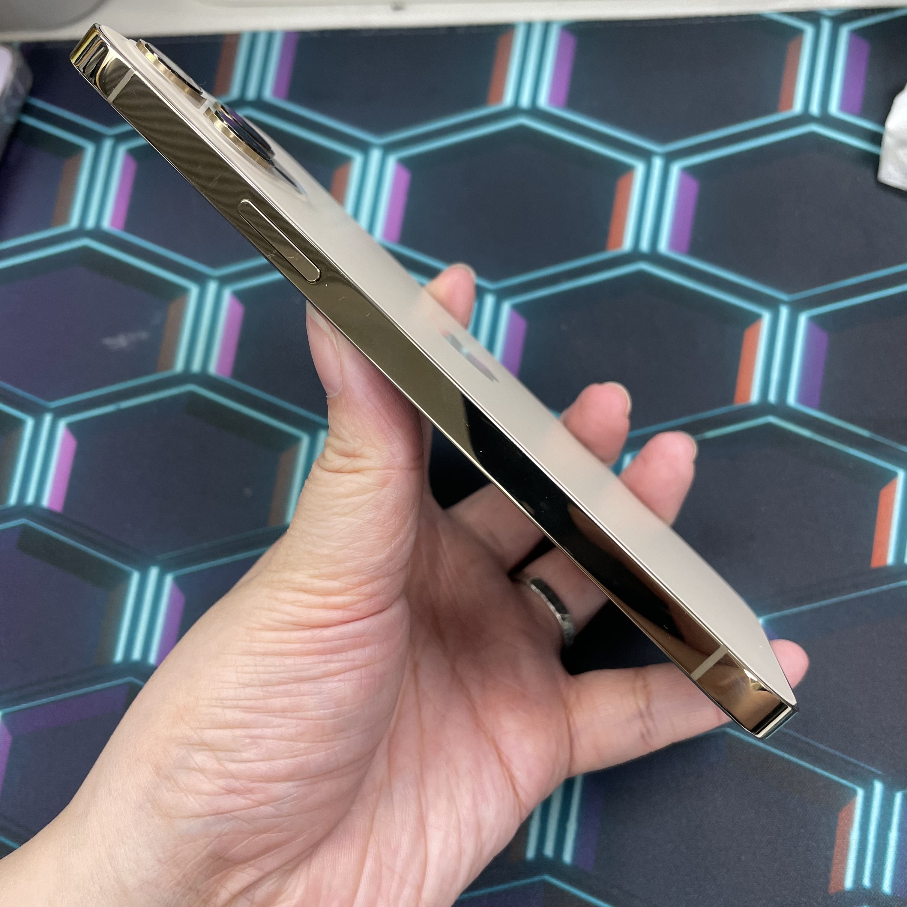 *6072 12 Promax 完美機 256GB 電100 金色 gold