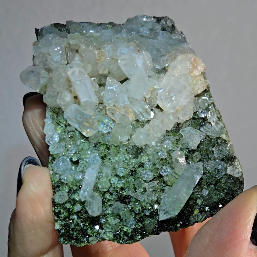 Epidote specimen with double-terminated quartz inclusions - ED4