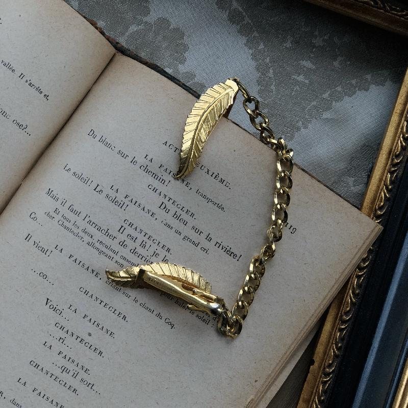 Vintage Golden Feather Leaf Sweater Clip - Patented design(MT1737-2)