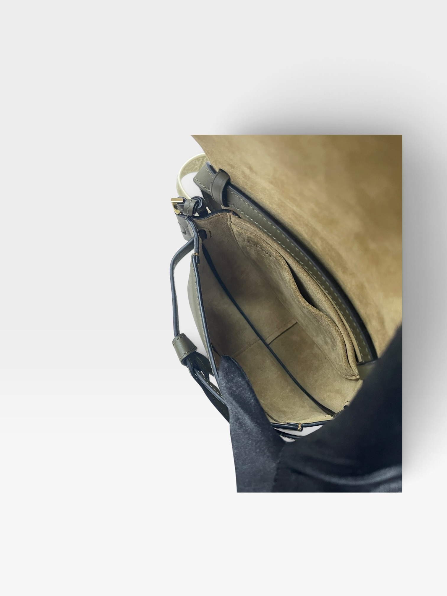 Pre-Owned LOEWE Gate Bag / Product Code: 102905