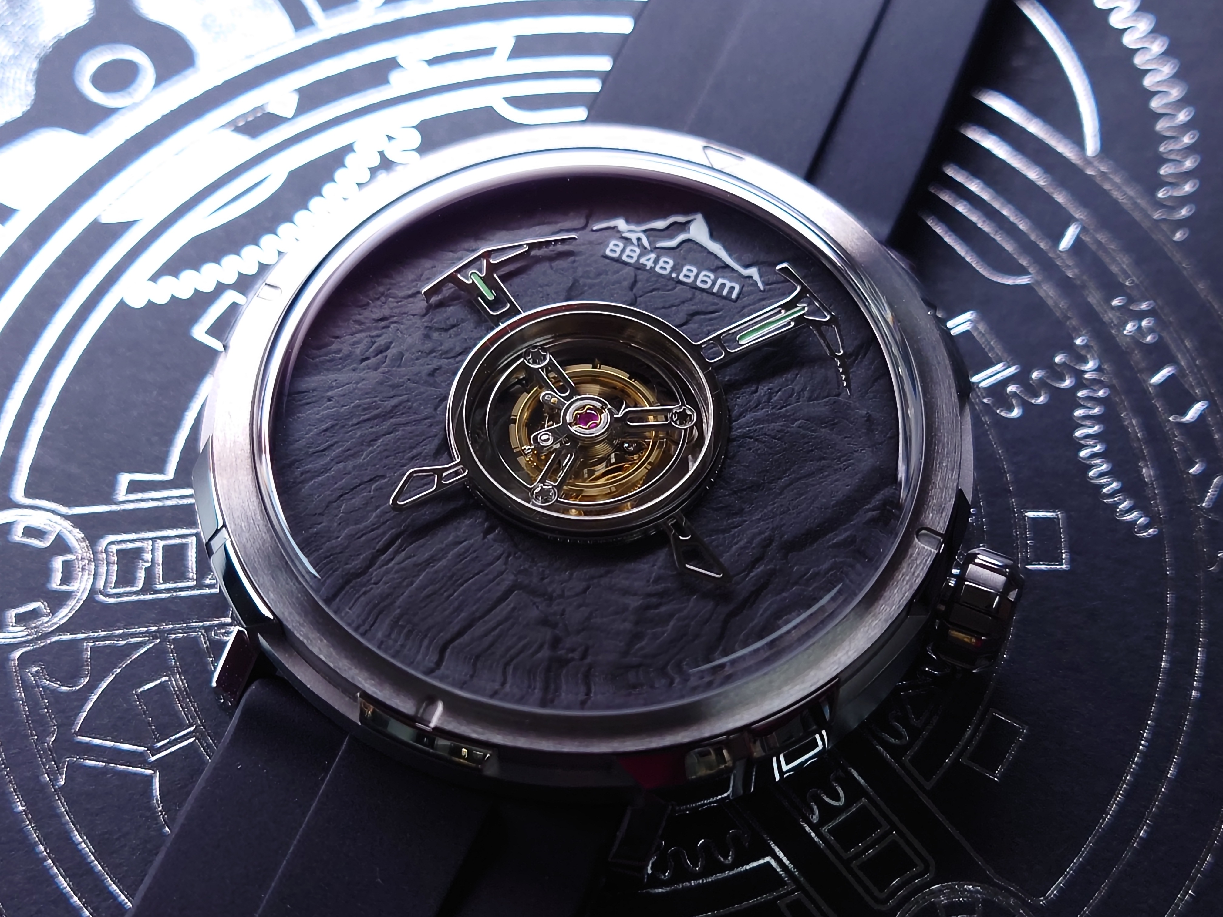 CIGA Design 中置陀飛輪珠峰紀念版機械錶 U053-TT02-6B