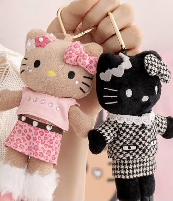 （約6月尾到貨）🇹🇼台灣超商限定 限量長腿Kitty 15 cm公仔吊飾 (款式隨機) 💕