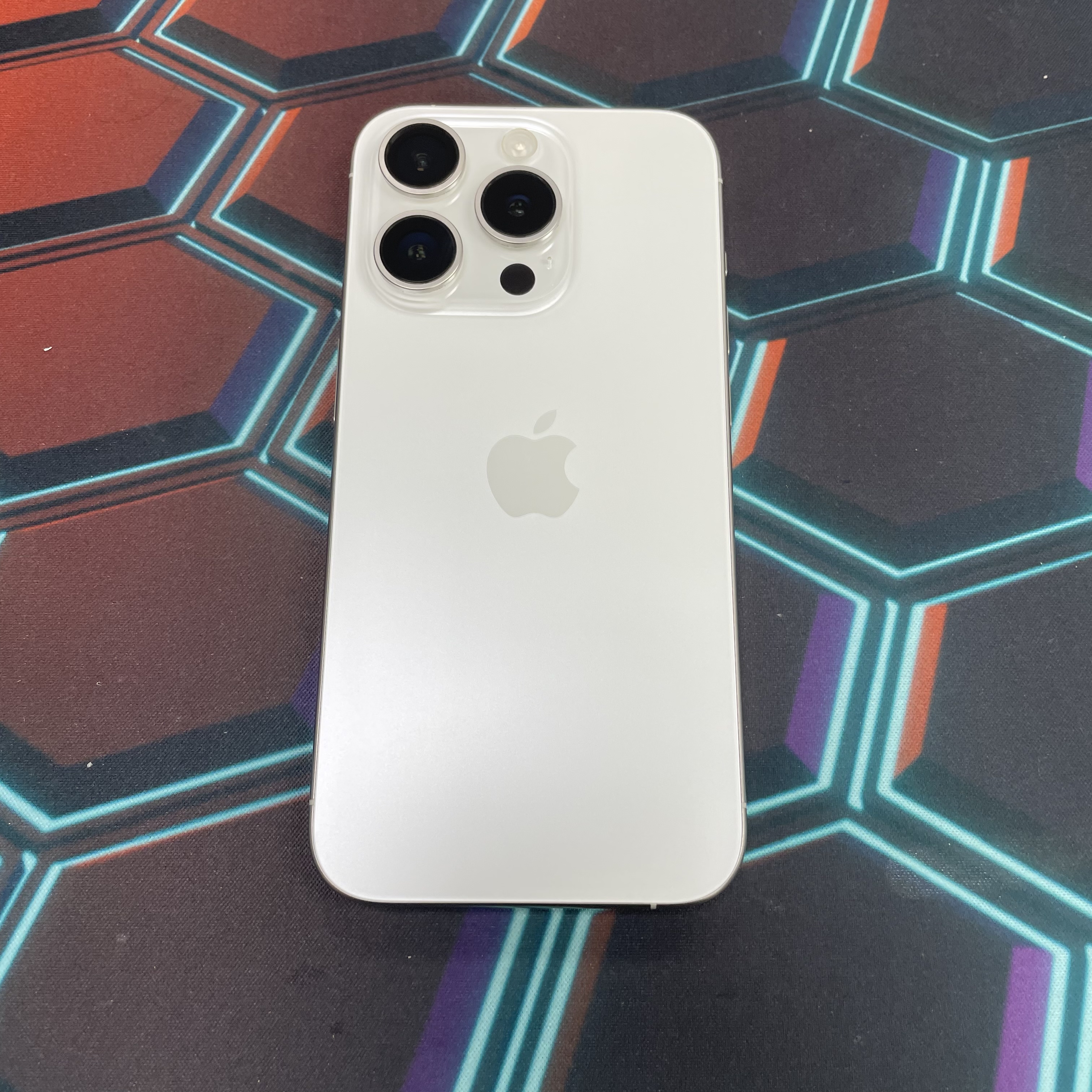 *7679 15 Pro 完美機 256GB 電91 白色 white