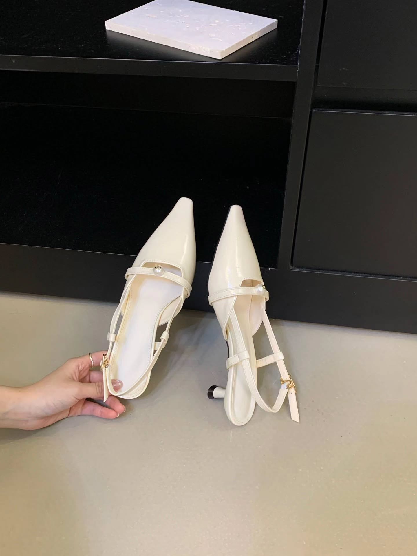 659-3 法式气质尖头后空高跟鞋🇨🇳