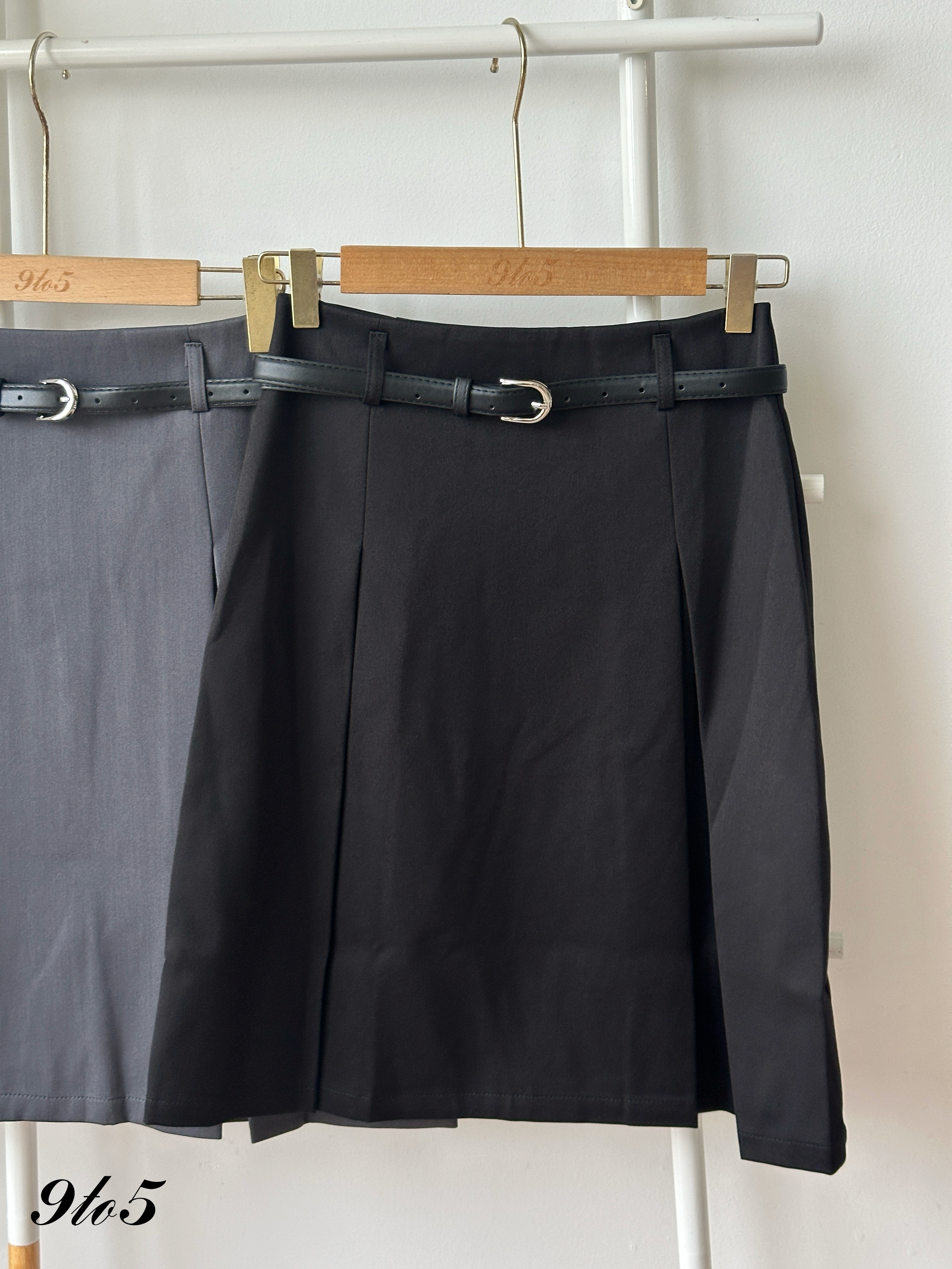 S1995 A Line Midi Pleated Skirt - Black & Grey