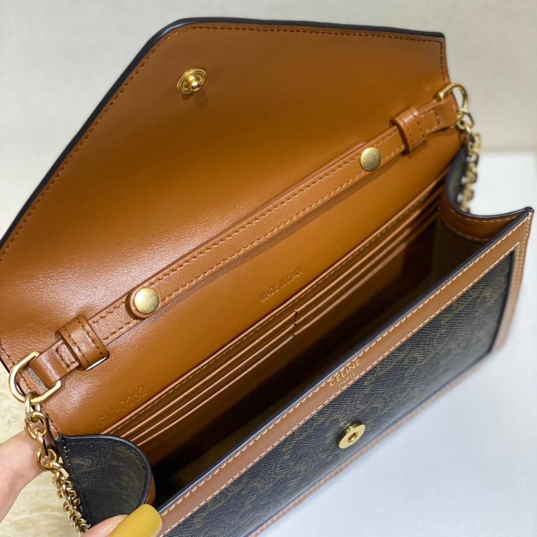 🔥大货实拍图 𝗖𝗘𝗟𝗜𝗡𝗘♥𝗠𝗔𝗜𝗟𝗟𝗢𝗡链条信封包 型号：10H422 尺寸：19.5*13*4cm