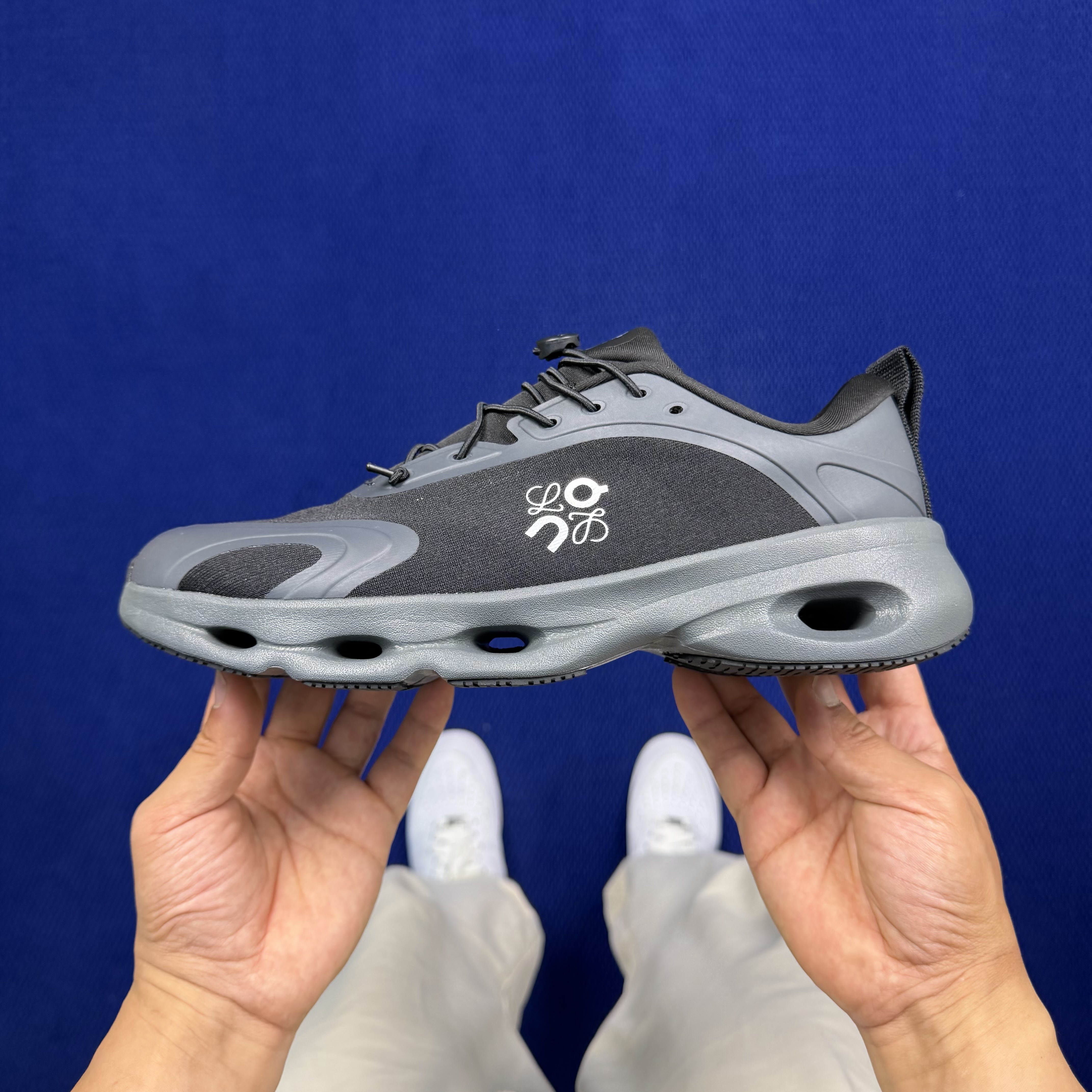 Loewe x On Cloudsolo