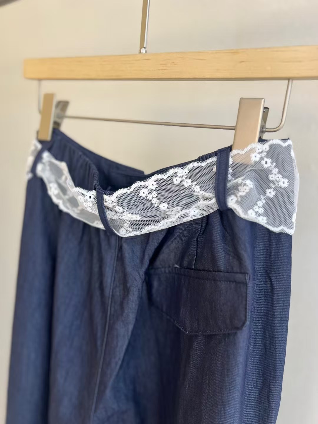 High-Waisted Navy Palazzo Pants with Embroidered Lace Sash ‖ 高腰深蓝色阔腿裤配刺绣蕾丝腰带 KR0410829