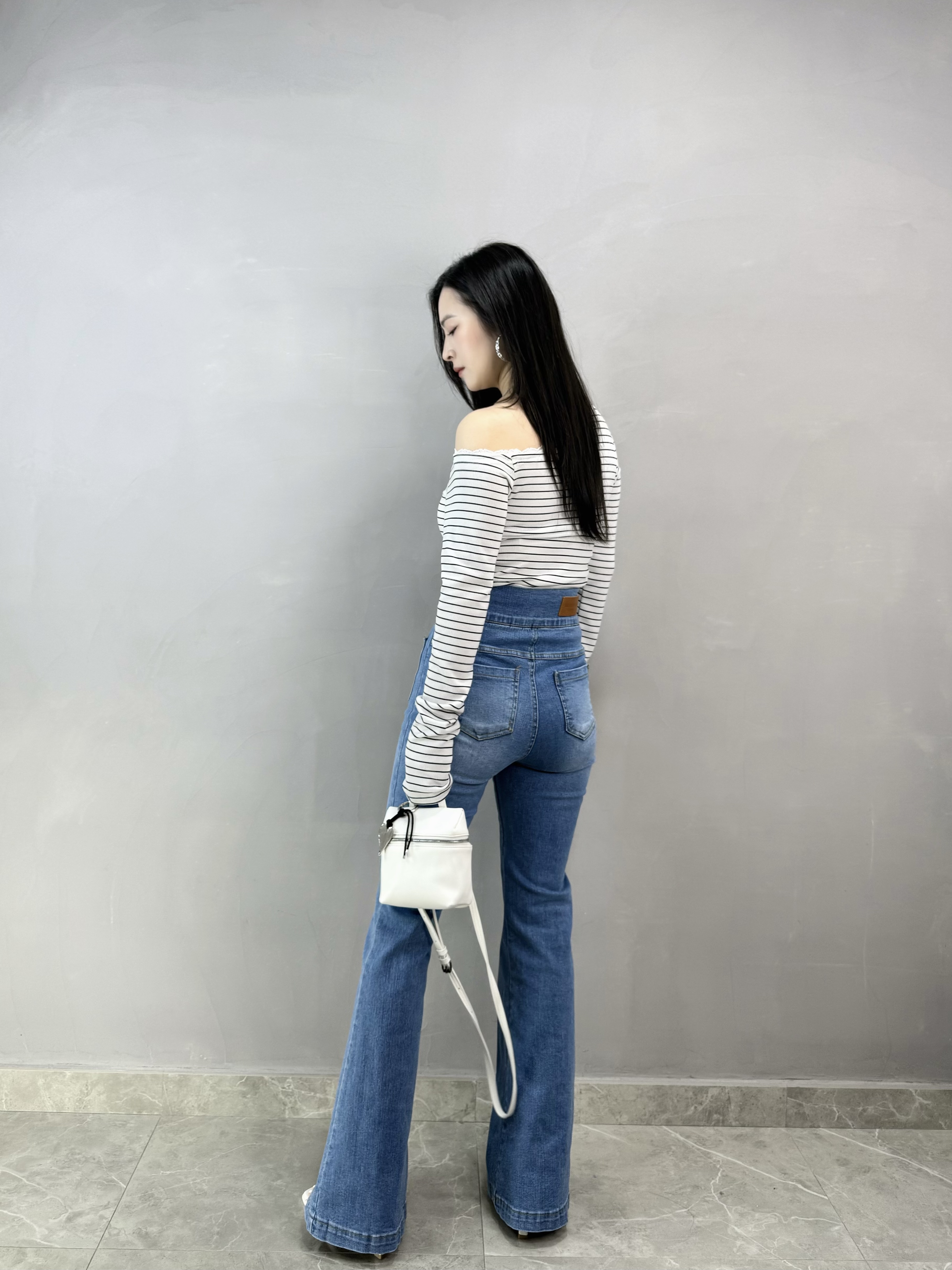 I80 Lace邊橫間露膊Tee