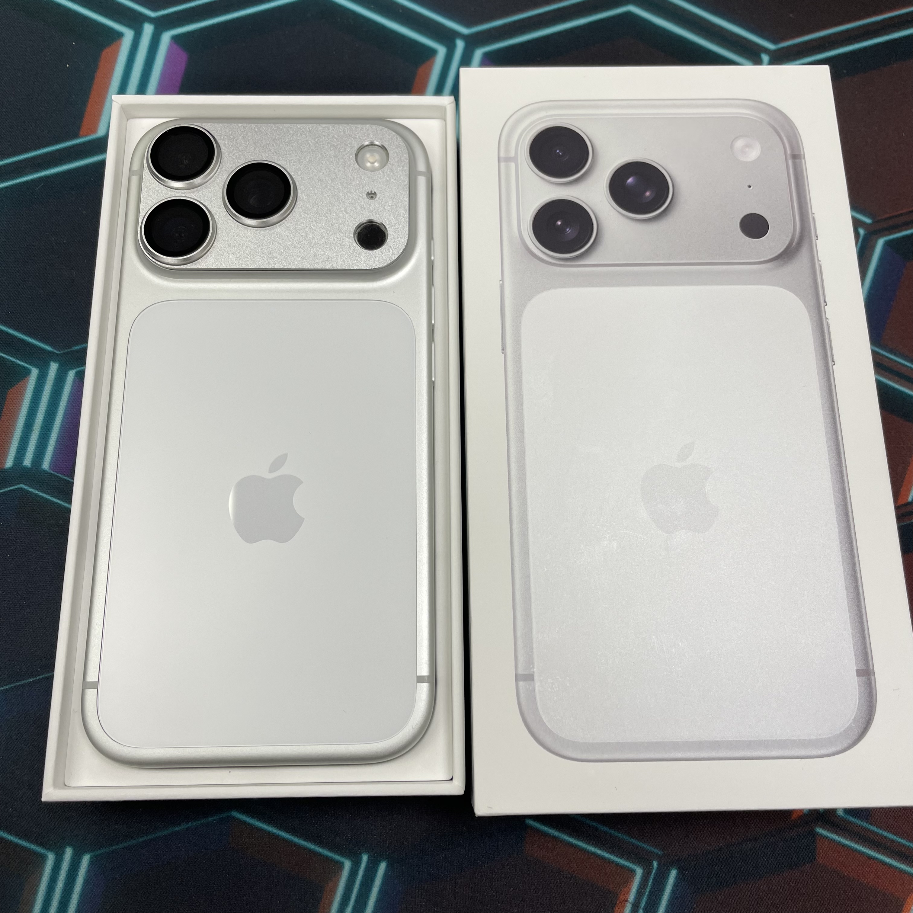 *6108 17 pro 完美機 256GB 電100 銀色 sliver