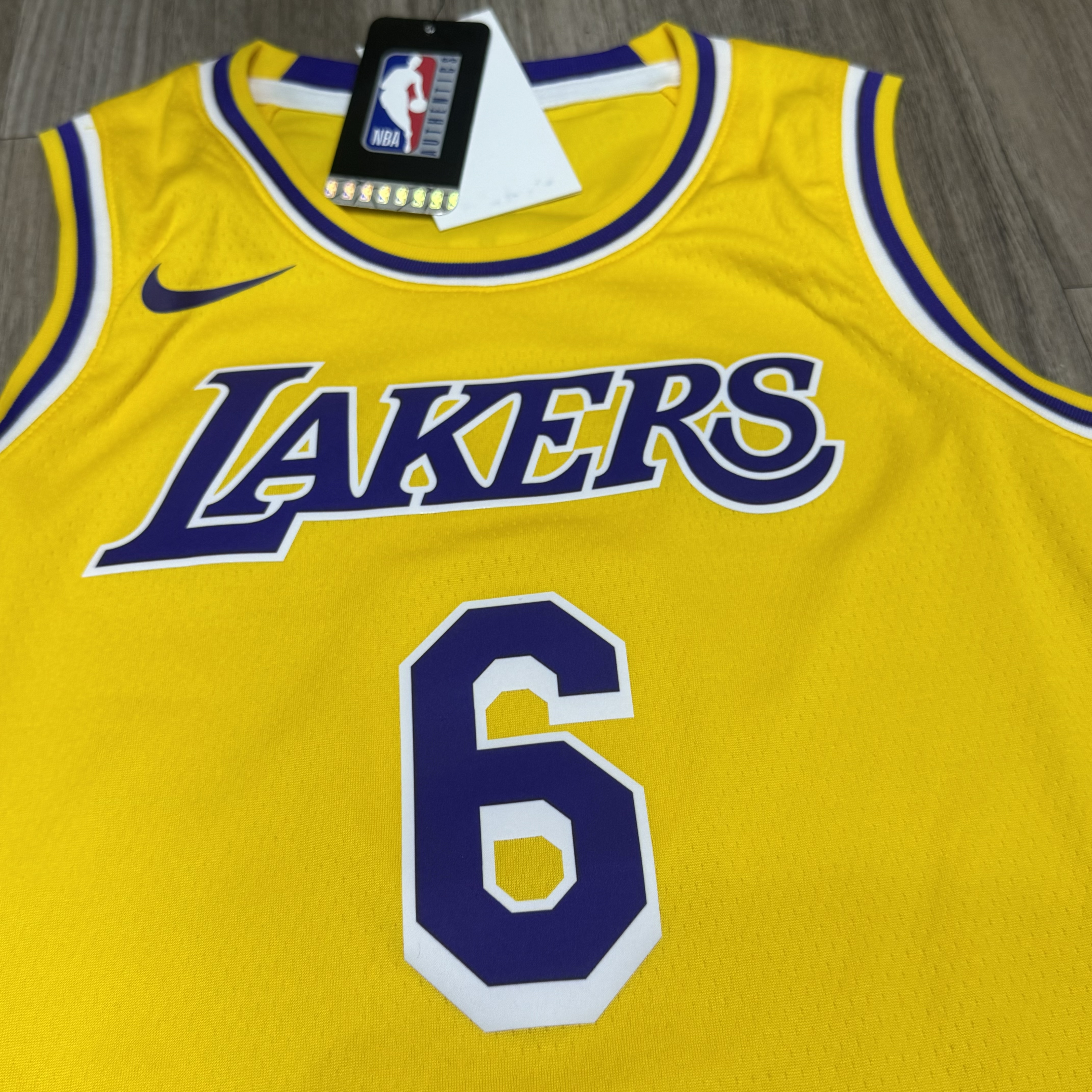(Youth size)Lakers home shirt #6 James (Bnwt)