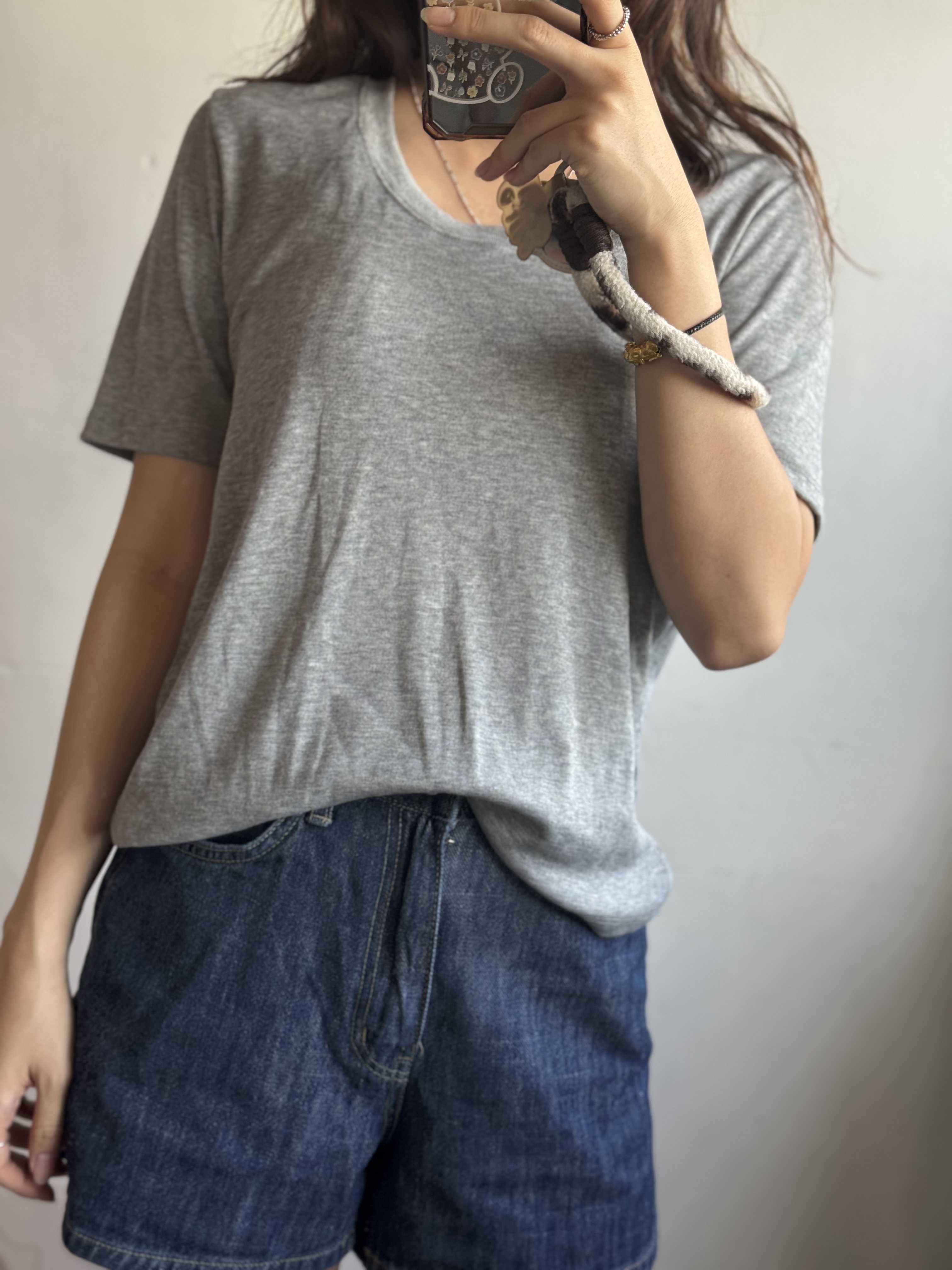 特價 淨色滑料Tee
