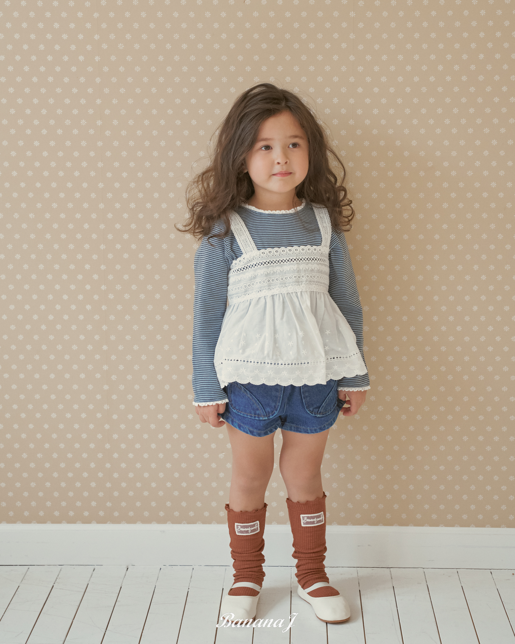 Lace Vest (內搭需另配)