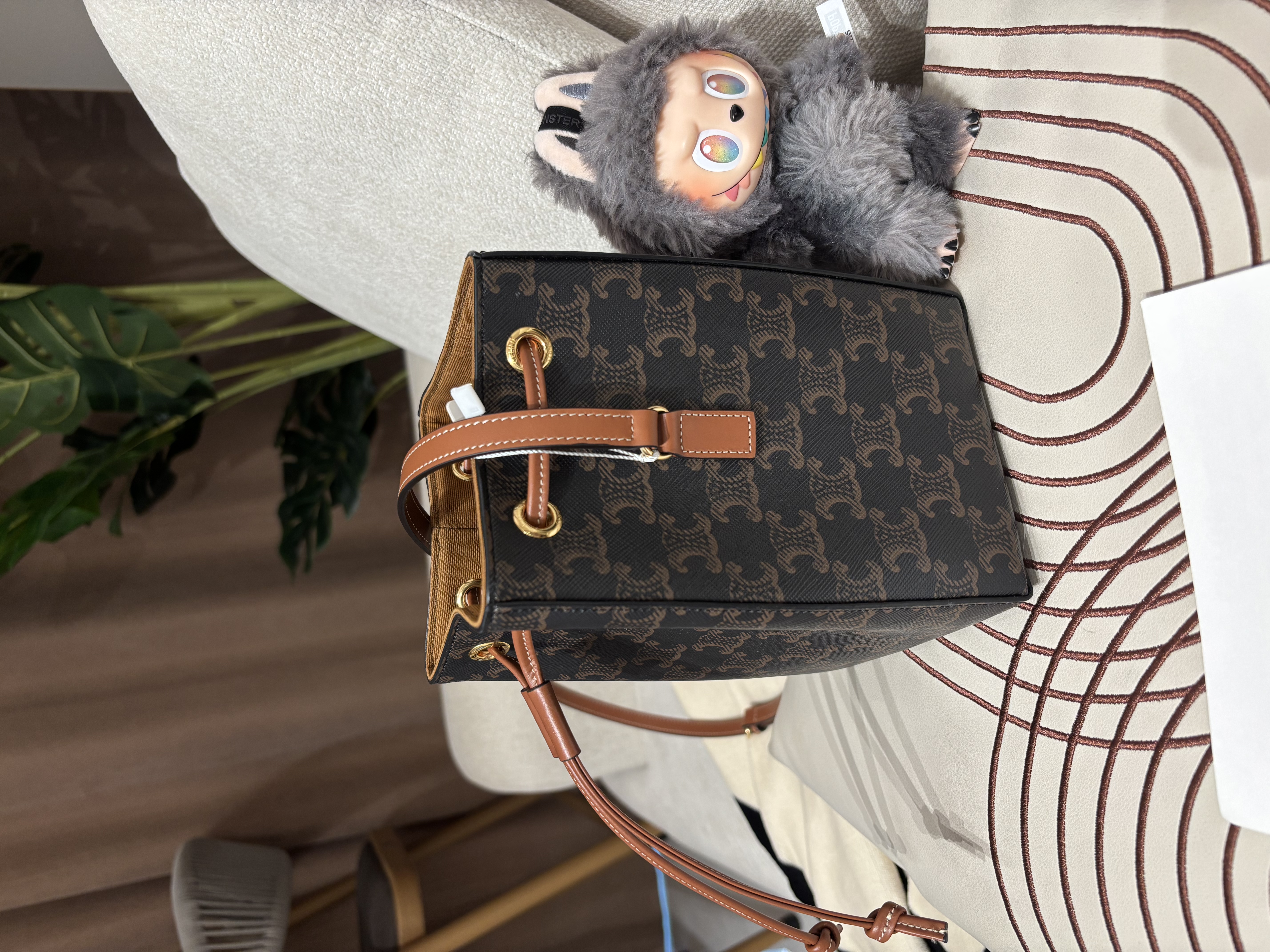 Celine MICRO SAILOR IN TRIOMPHE Bucket Bag,100%Authentic,98%new ✅專門店收據✅dust bag
