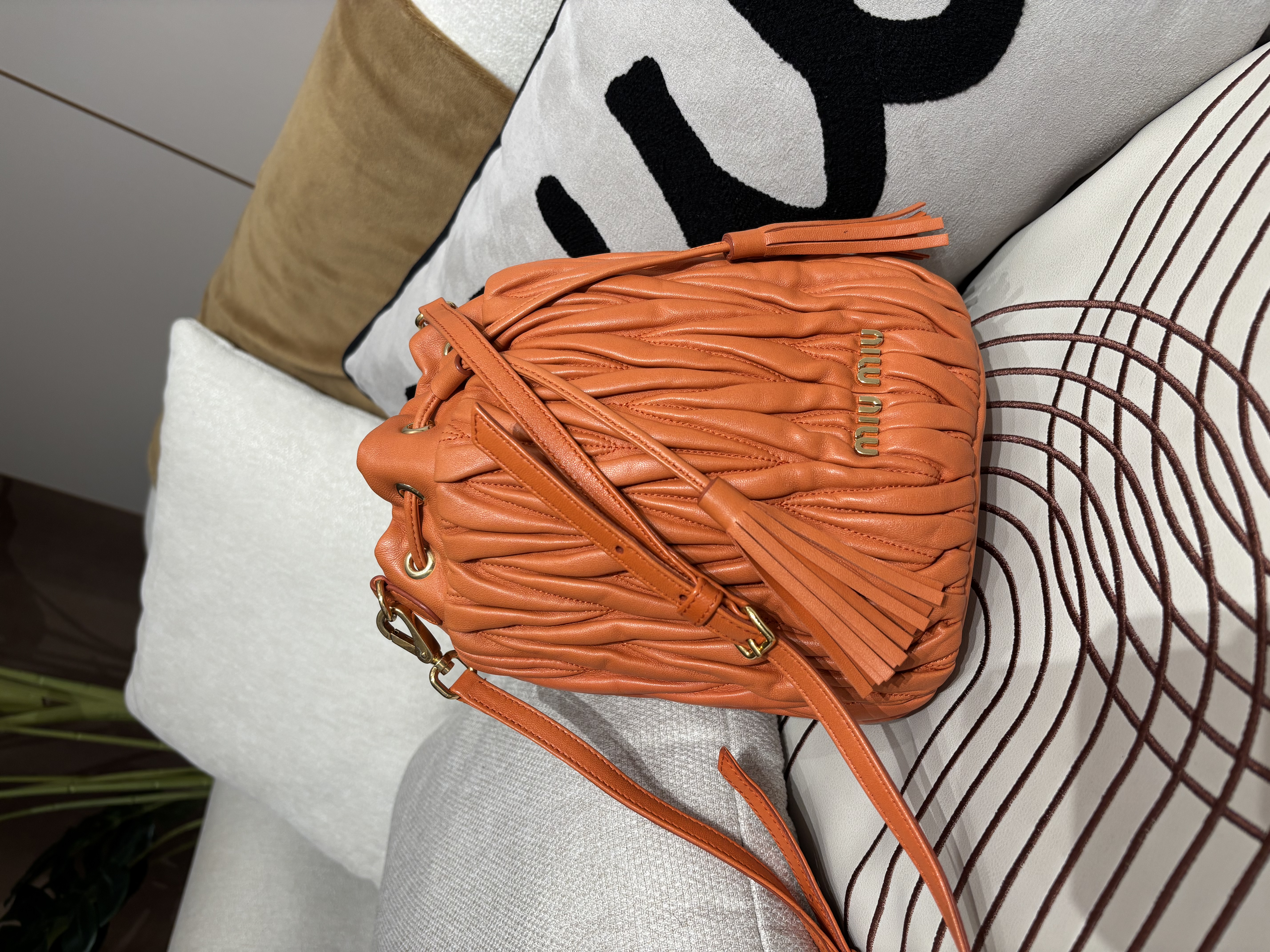 Miu Miu Matelassé Bandoliera bag model 5BE014,2019年 100%Authentic, 98%New ✅證書✅Dust bag
