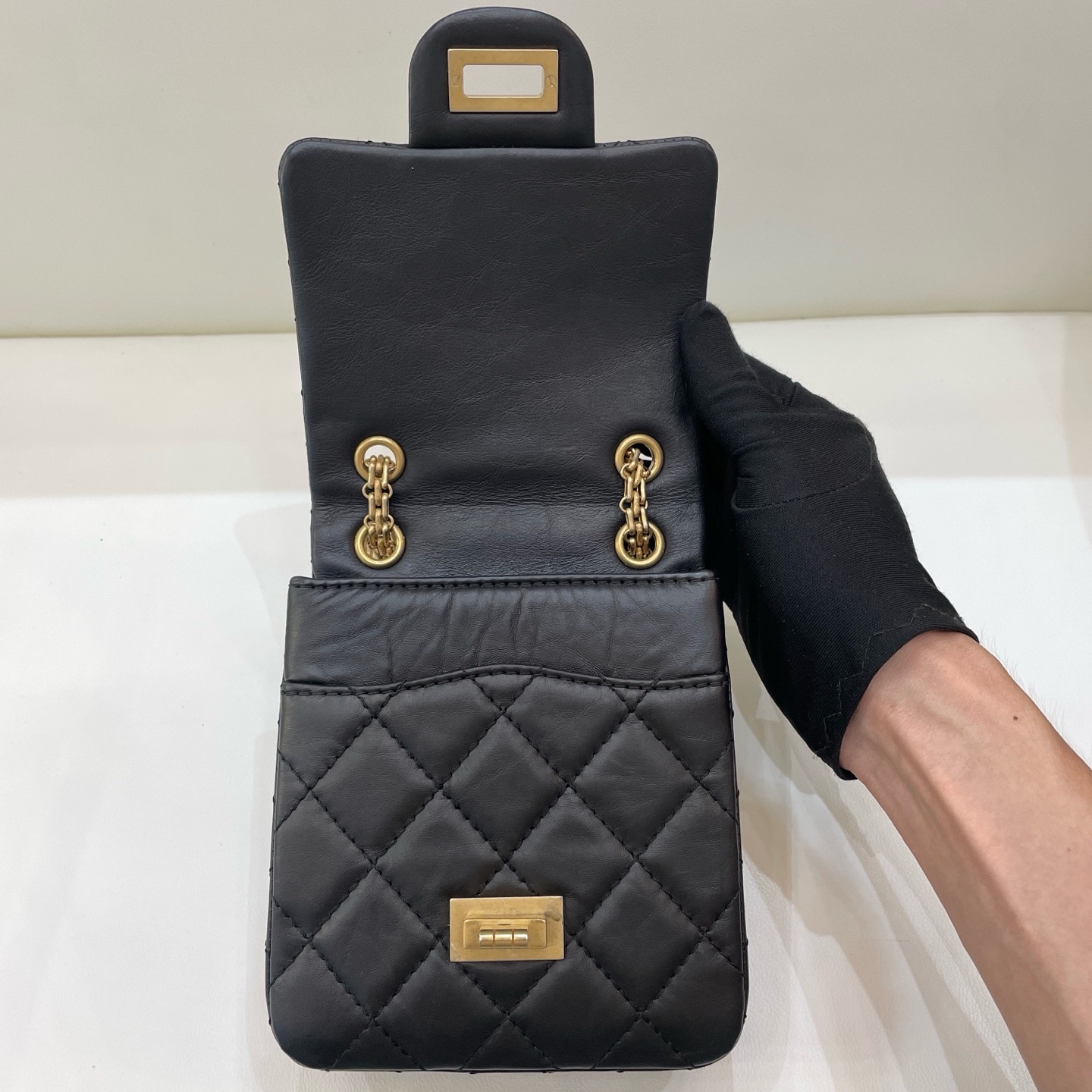【預訂貨品】鐳射30開👜 Chanel黑金mini 手機包 