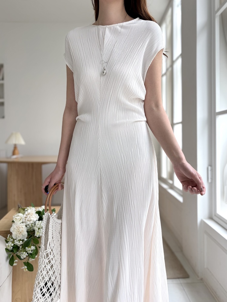 Elea Ribbed Flowy Dress (Ivory)