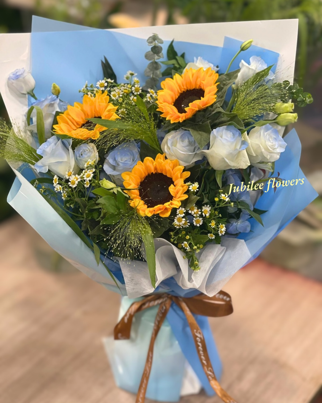 🌻向日葵 · 碎冰藍玫瑰花束