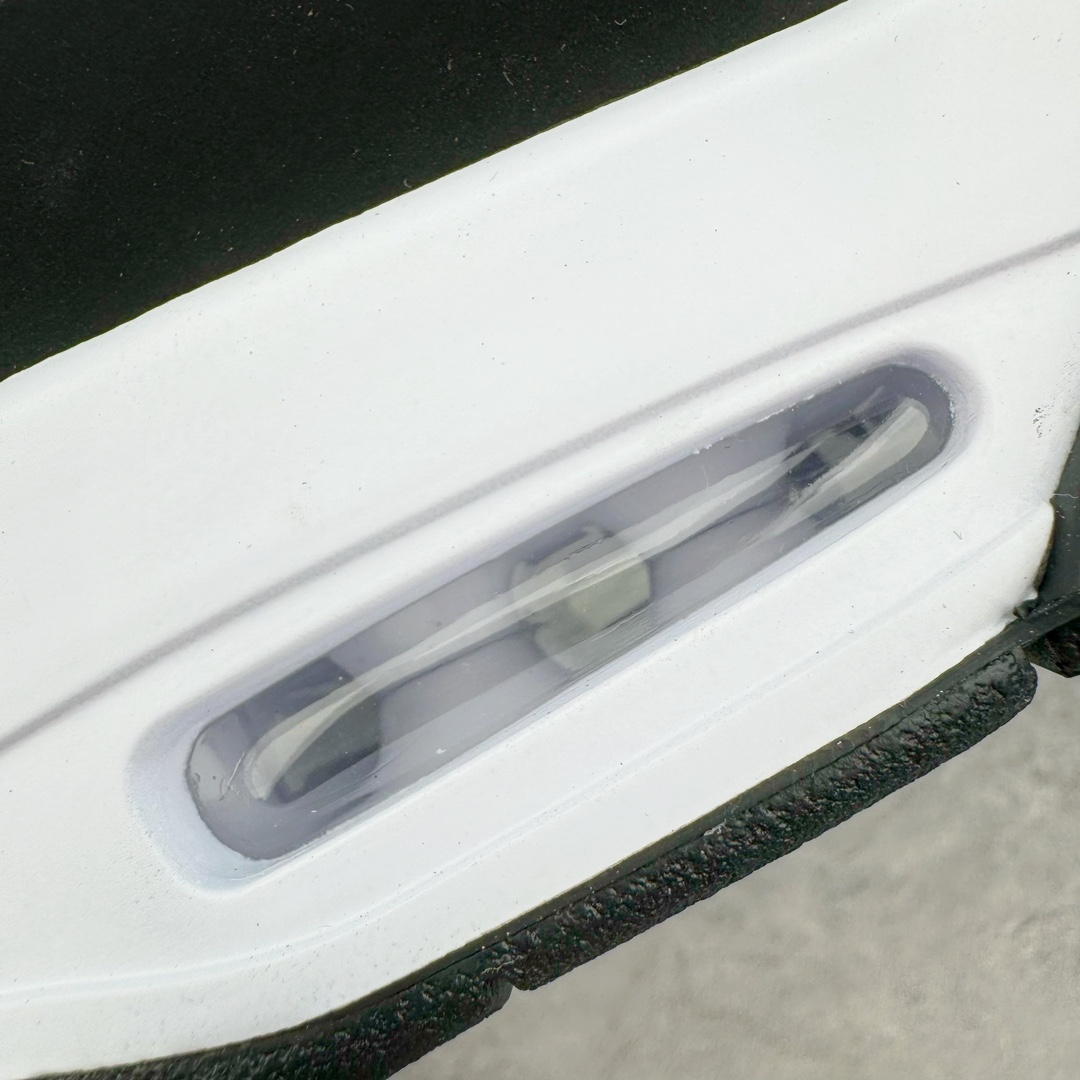 Air Jordan 4 Retro "White Thunder" FQ8138-001