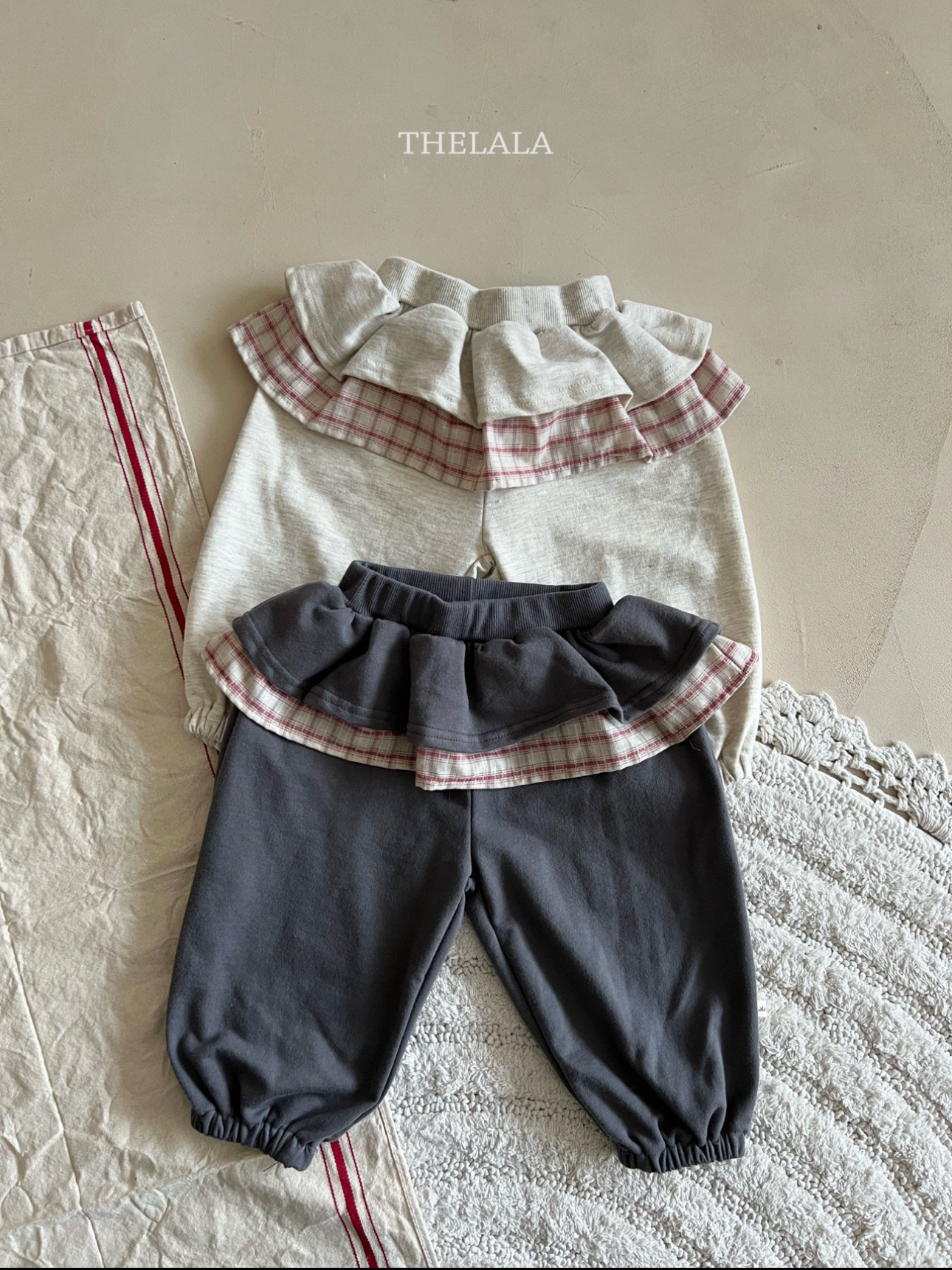 🌸預訂 韓國直送🌸🇰🇷THELALA兩色格紋疊層荷葉邊束腳褲