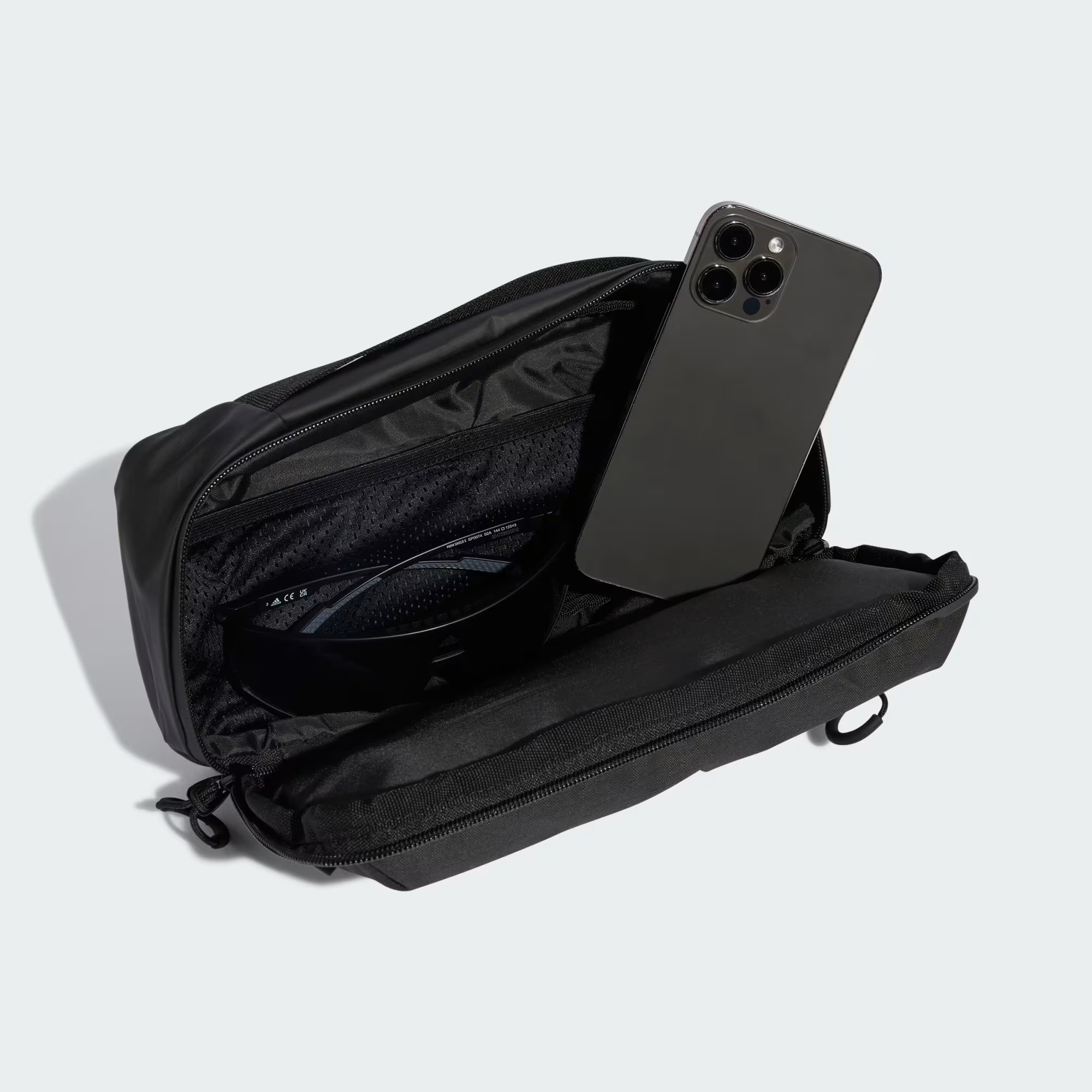 Adidas F1 Mercedes Benz 平治車隊 2026 官方工程師腰包 KF1776