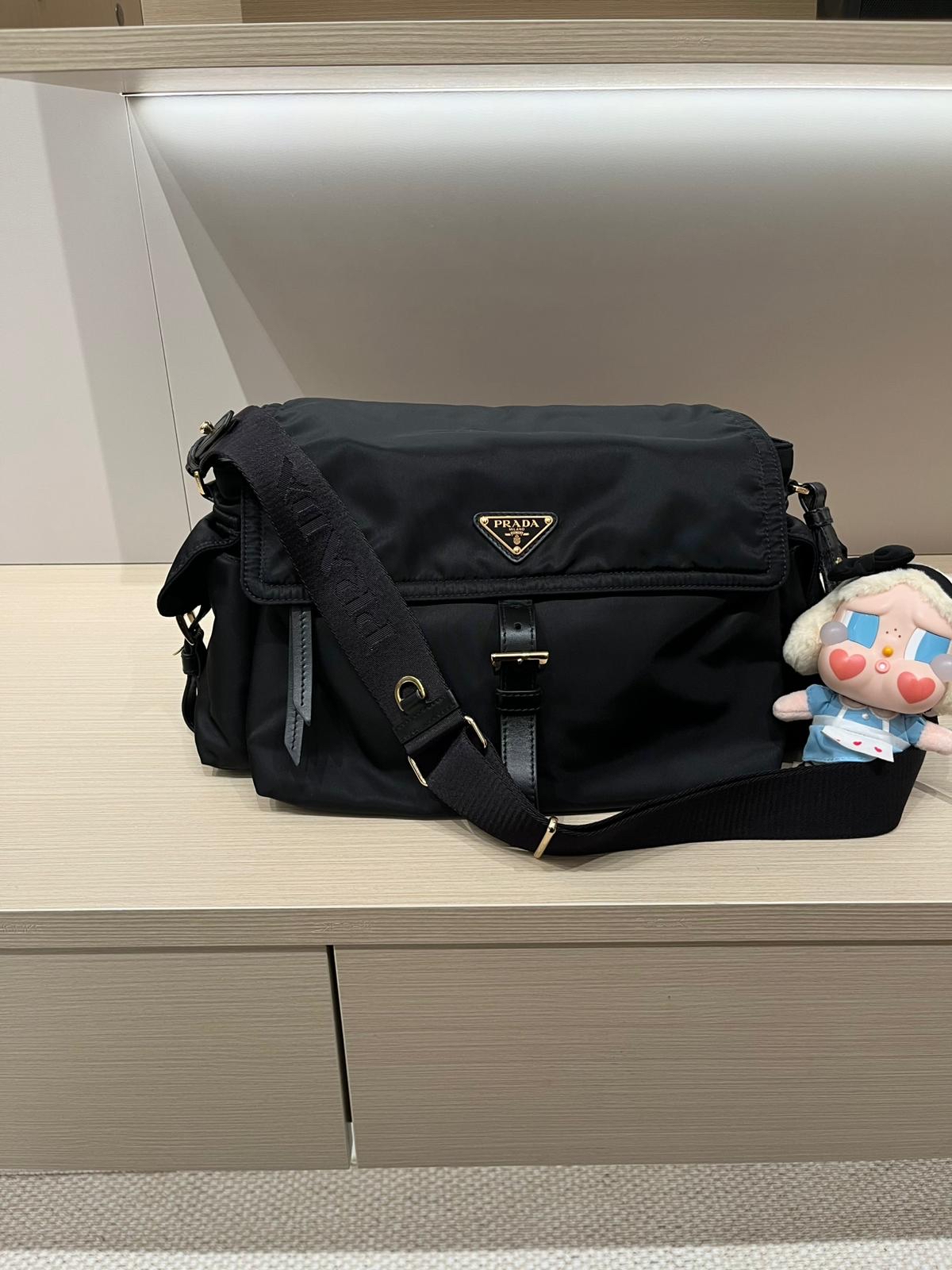 PRADA Re-Nylon Explore 2 way bag 1BD391, 100%aauthentic, 98%New ✅收據副本 ✅Dust bag