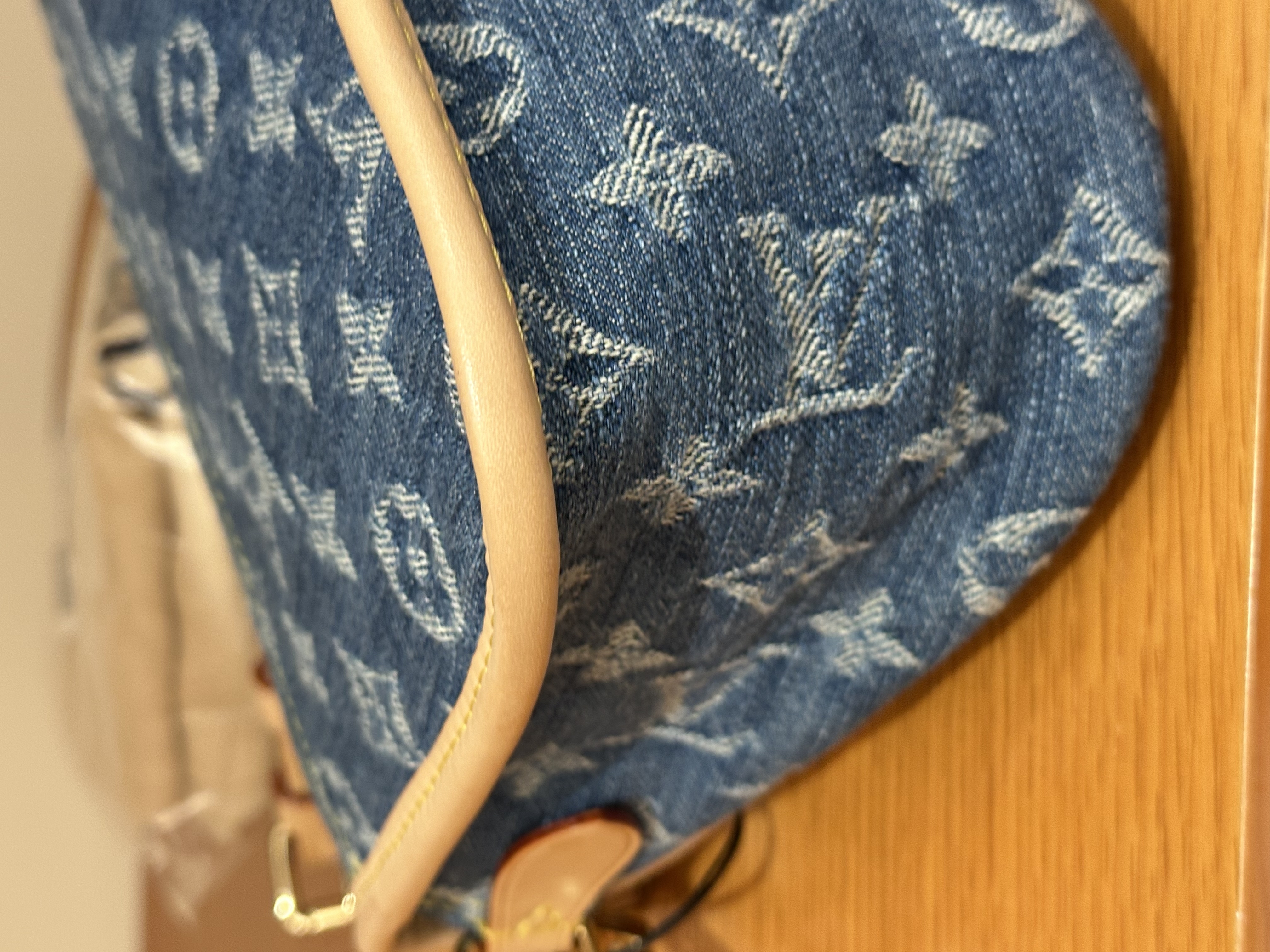 直播貨品 |  [1個-$100 2個-$300］HH36