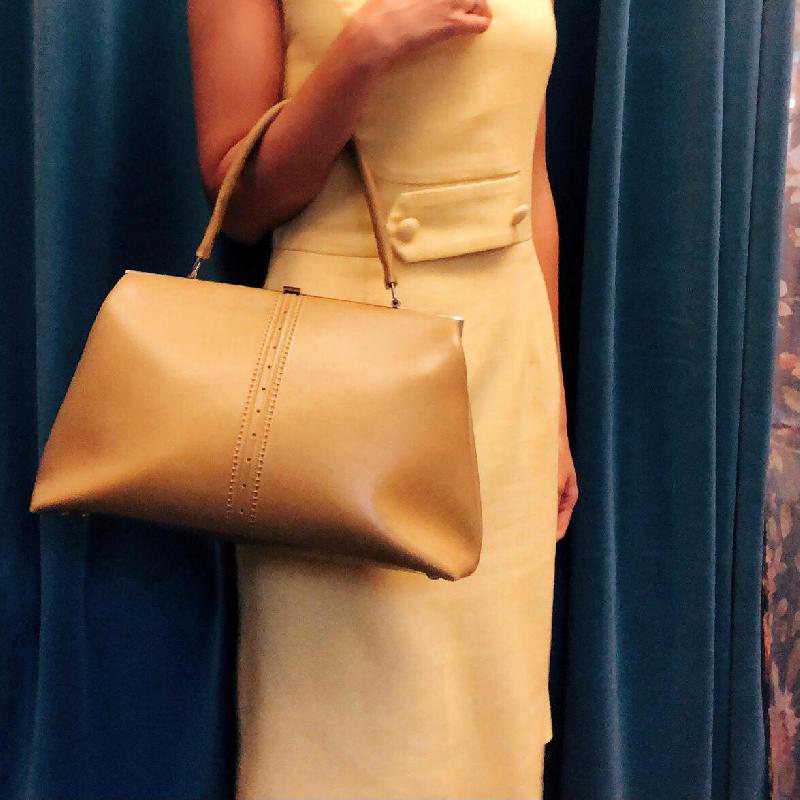 Vintage c.a. 1960s Faux Large Mustard Yellow Large Handbag Shoulder Bag (NA0730)